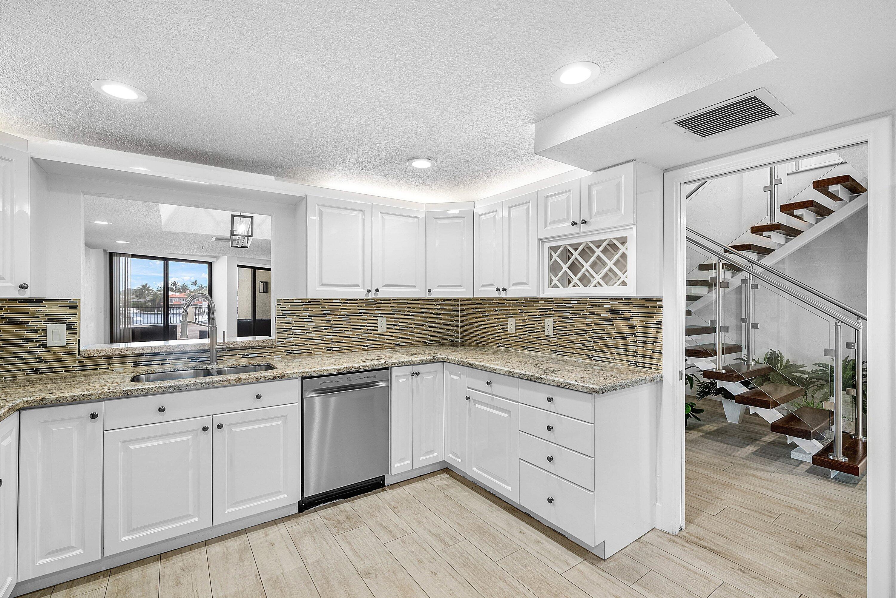 DELRAY HARBOR CLUB CONDO - Residential