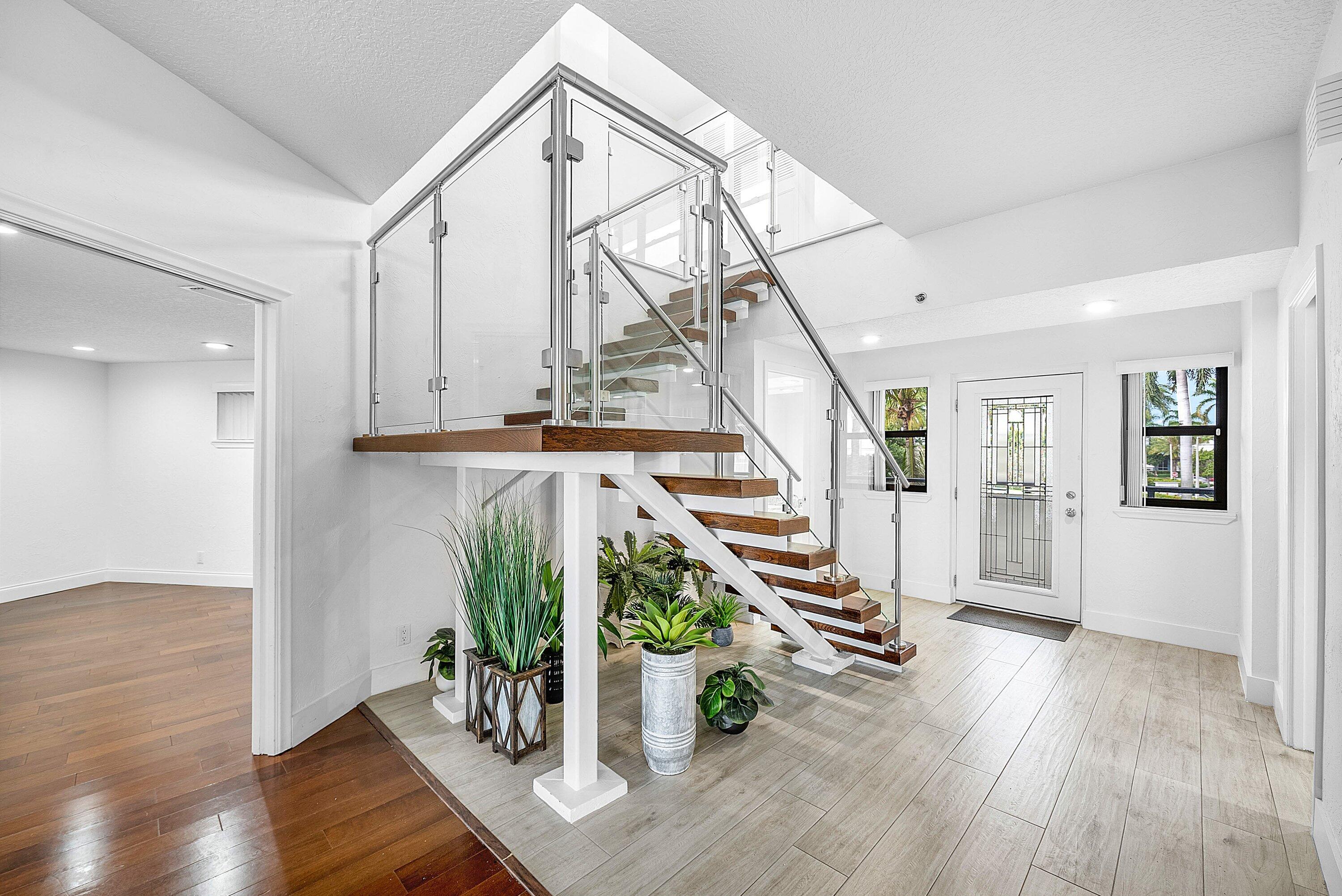 1035 S Federal Highway 213