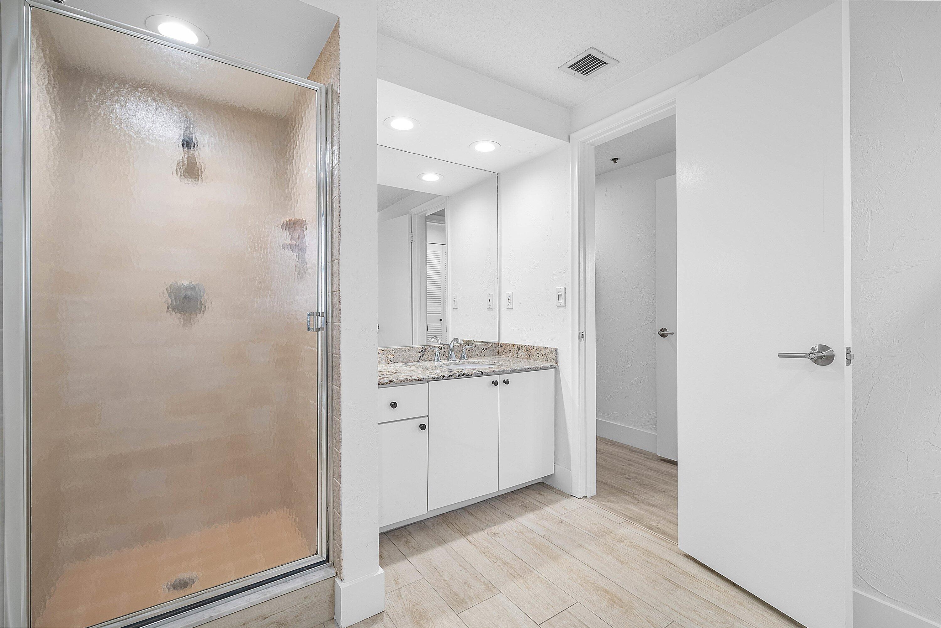 DELRAY HARBOR CLUB CONDO - Residential