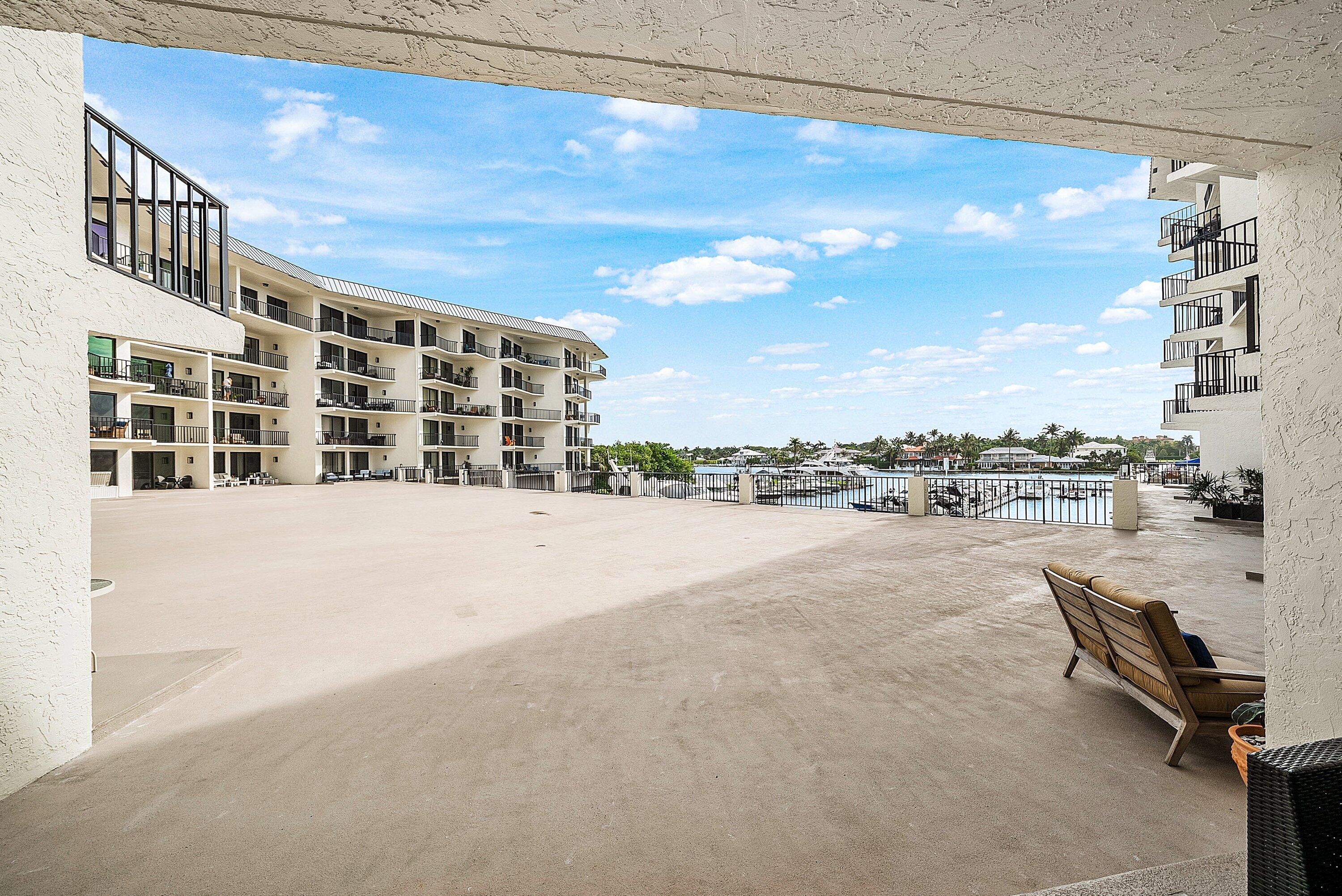 DELRAY HARBOR CLUB CONDO - Residential