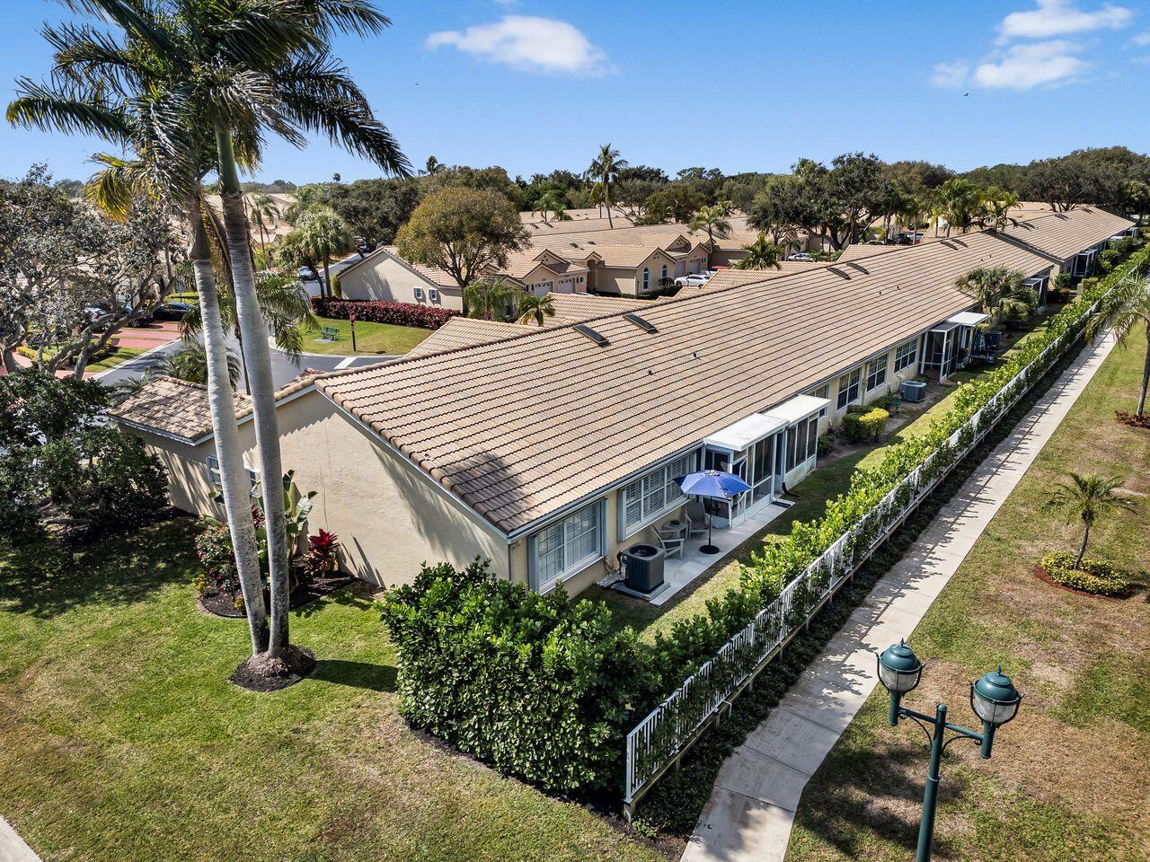 ST TROPEZ AT BOCA GOLF VILLAS CONDO - Residential