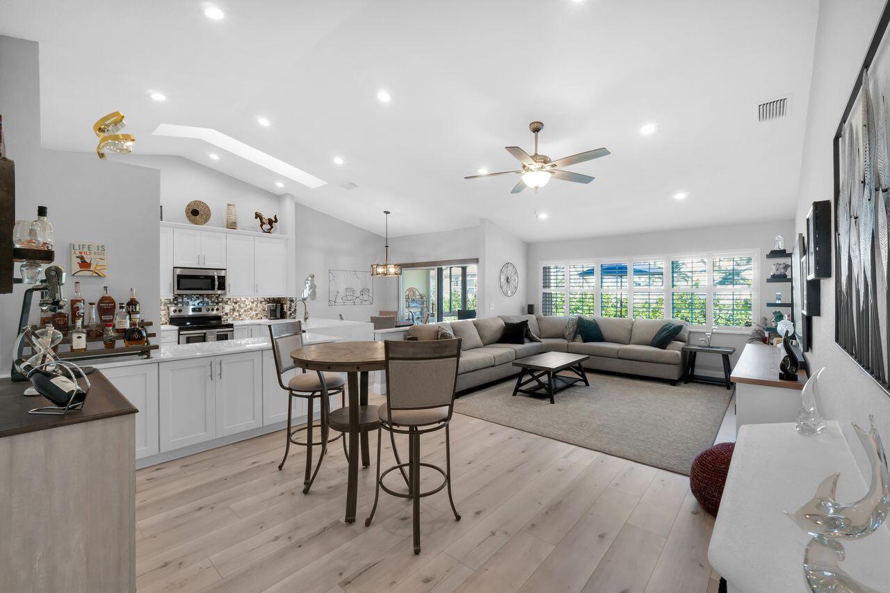 ST TROPEZ AT BOCA GOLF VILLAS CONDO - Residential