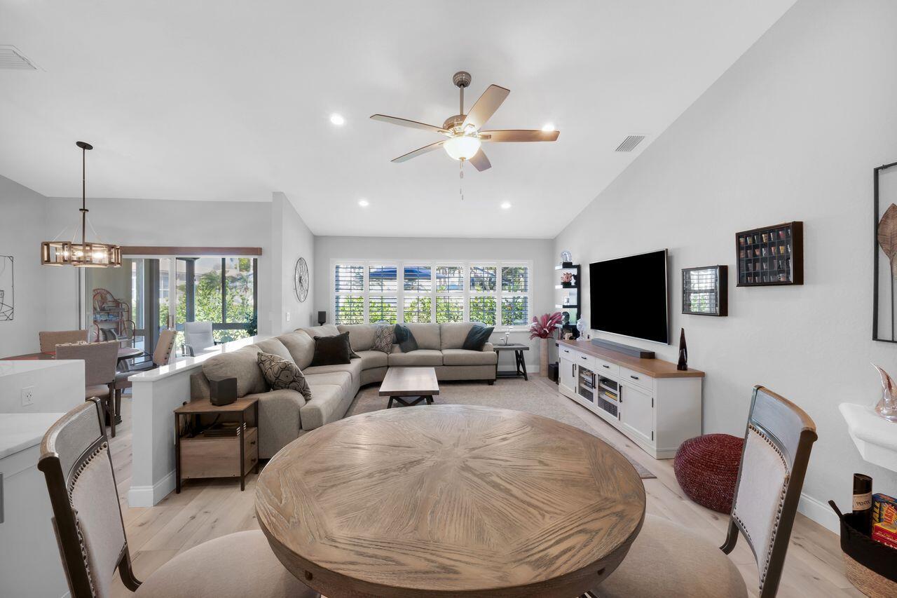 ST TROPEZ AT BOCA GOLF VILLAS CONDO - Residential