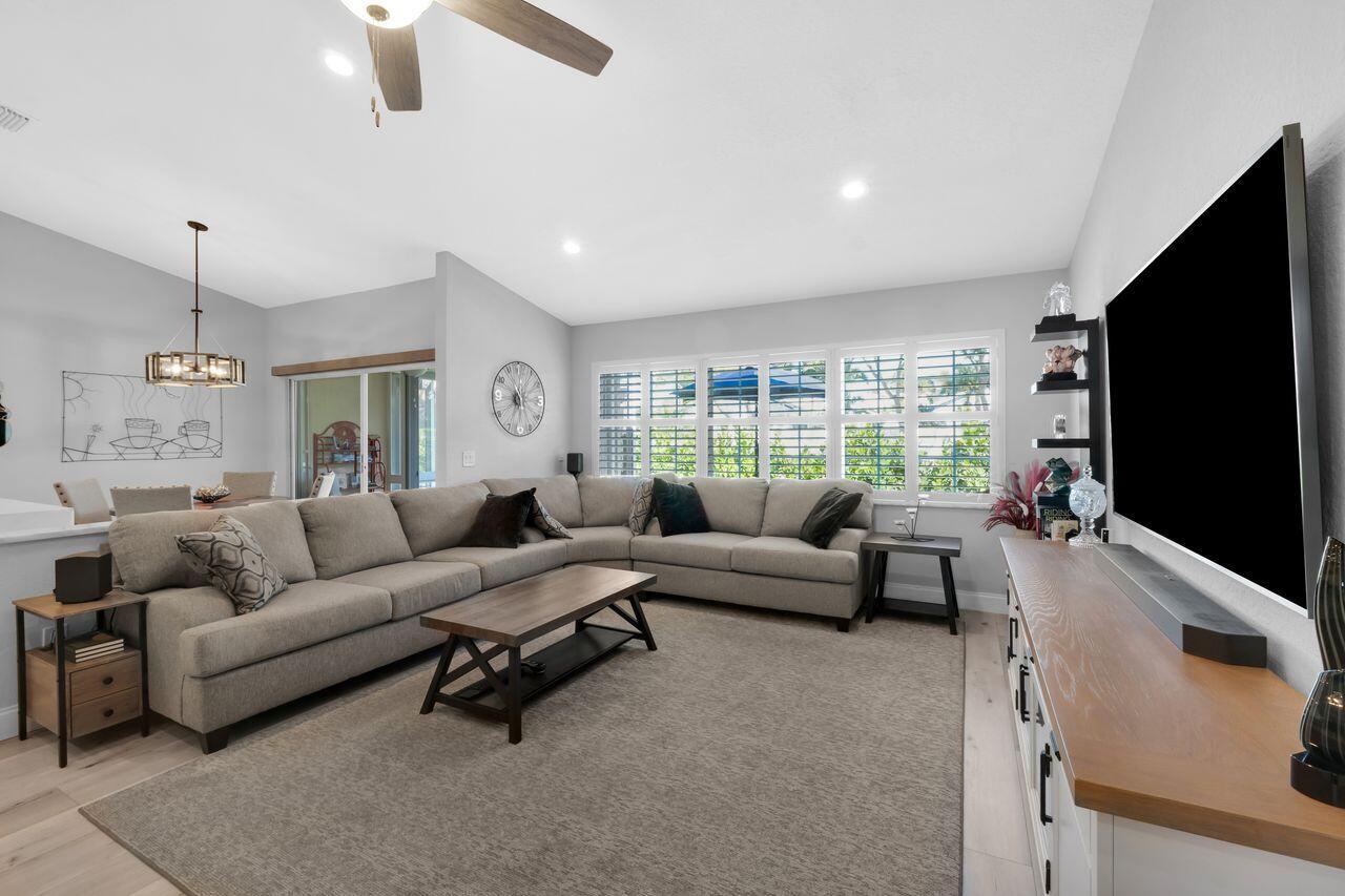 ST TROPEZ AT BOCA GOLF VILLAS CONDO - Residential