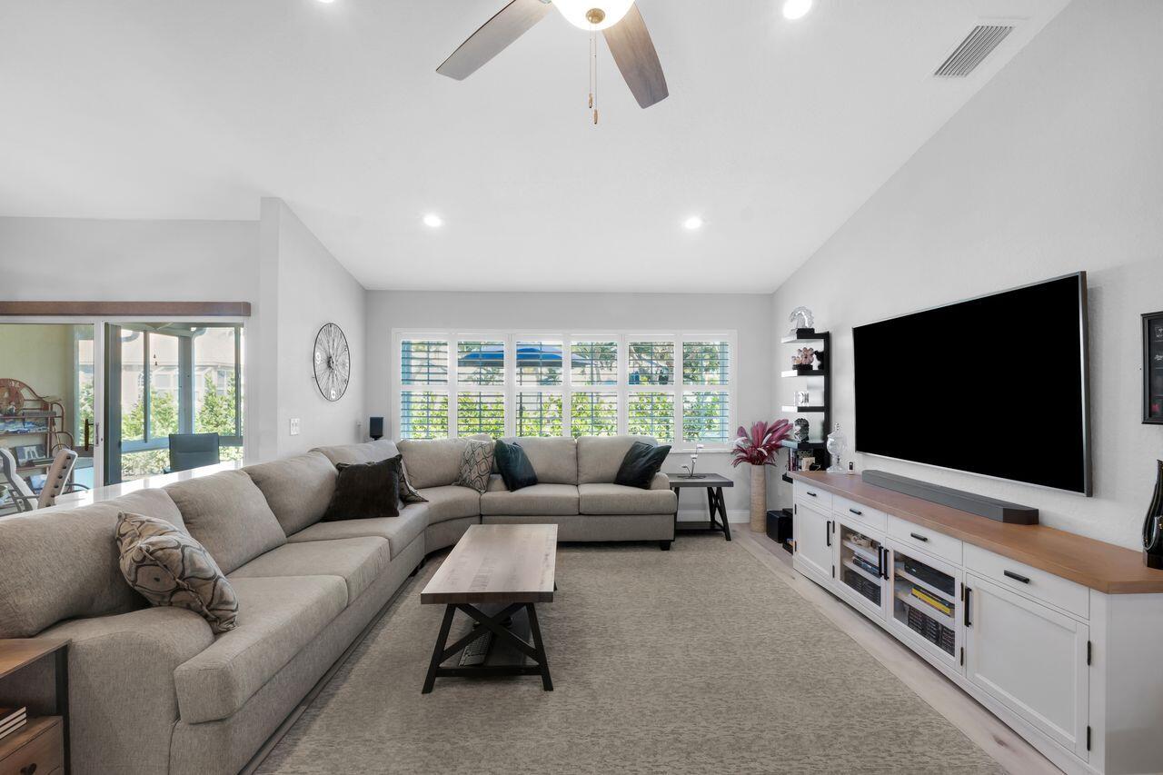 ST TROPEZ AT BOCA GOLF VILLAS CONDO - Residential