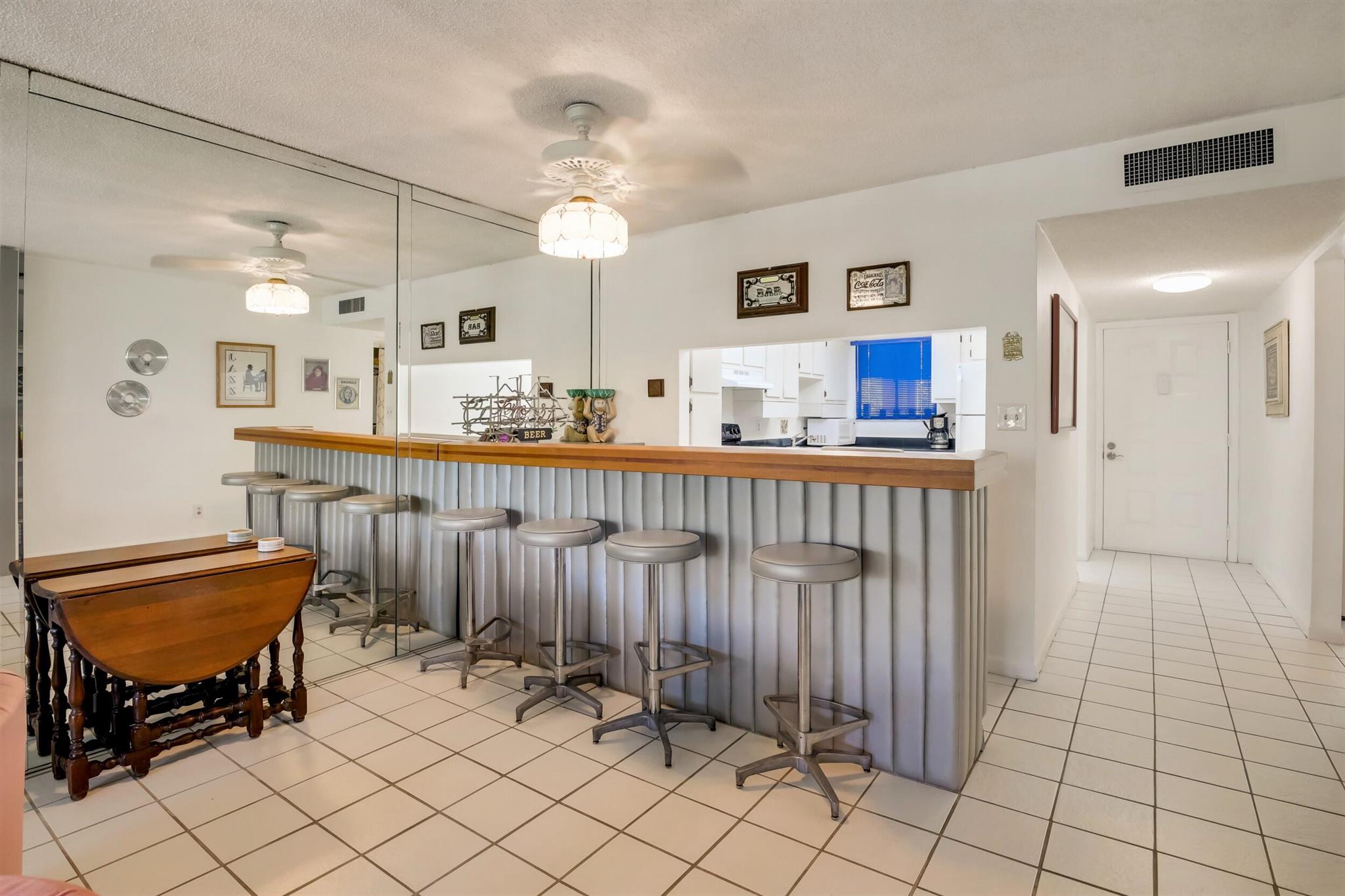 3154 Via Poinciana 116