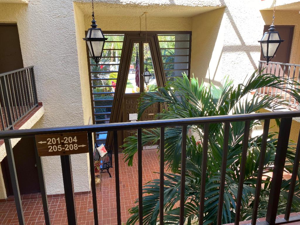 1800 SE Saint Lucie Boulevard 5-203