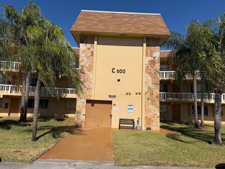 Annual 55 plus rental for maximum 2 people.Updated kitchen, countertop and refrigerator. Unit comes with extra storage closet. Come enjoy living in central Palm beach county close to beaches, downtown areas and airport. Tile floors. Accordion and roll down shutters.Common laundry on site next to elevator.