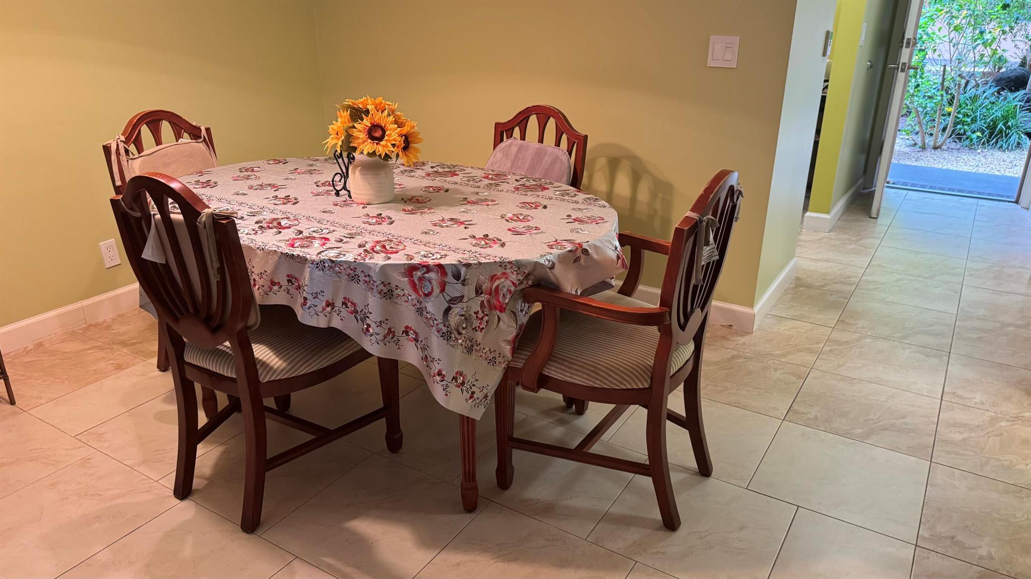 SOMERSET - Residential Lease