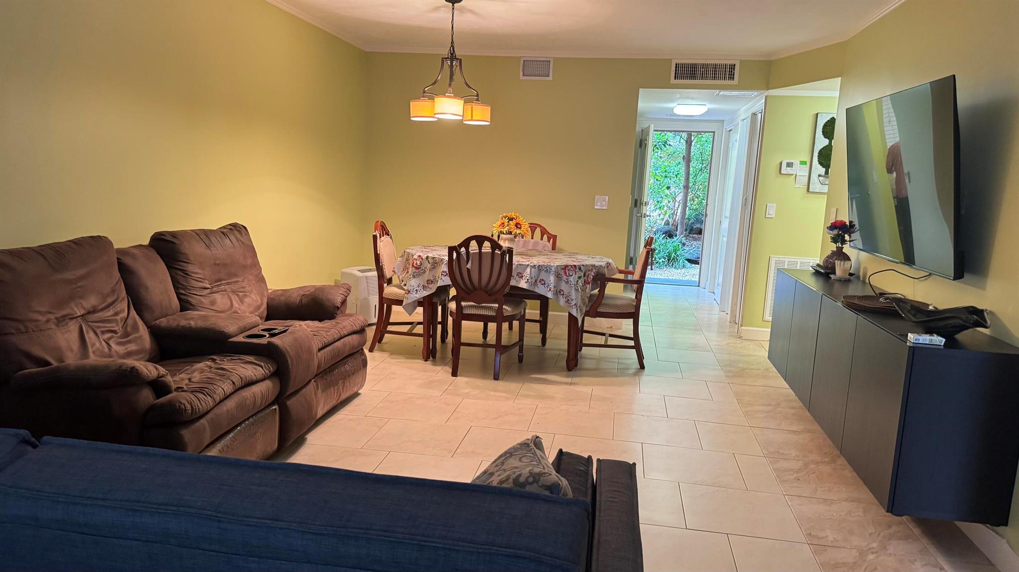 SOMERSET - Residential Lease
