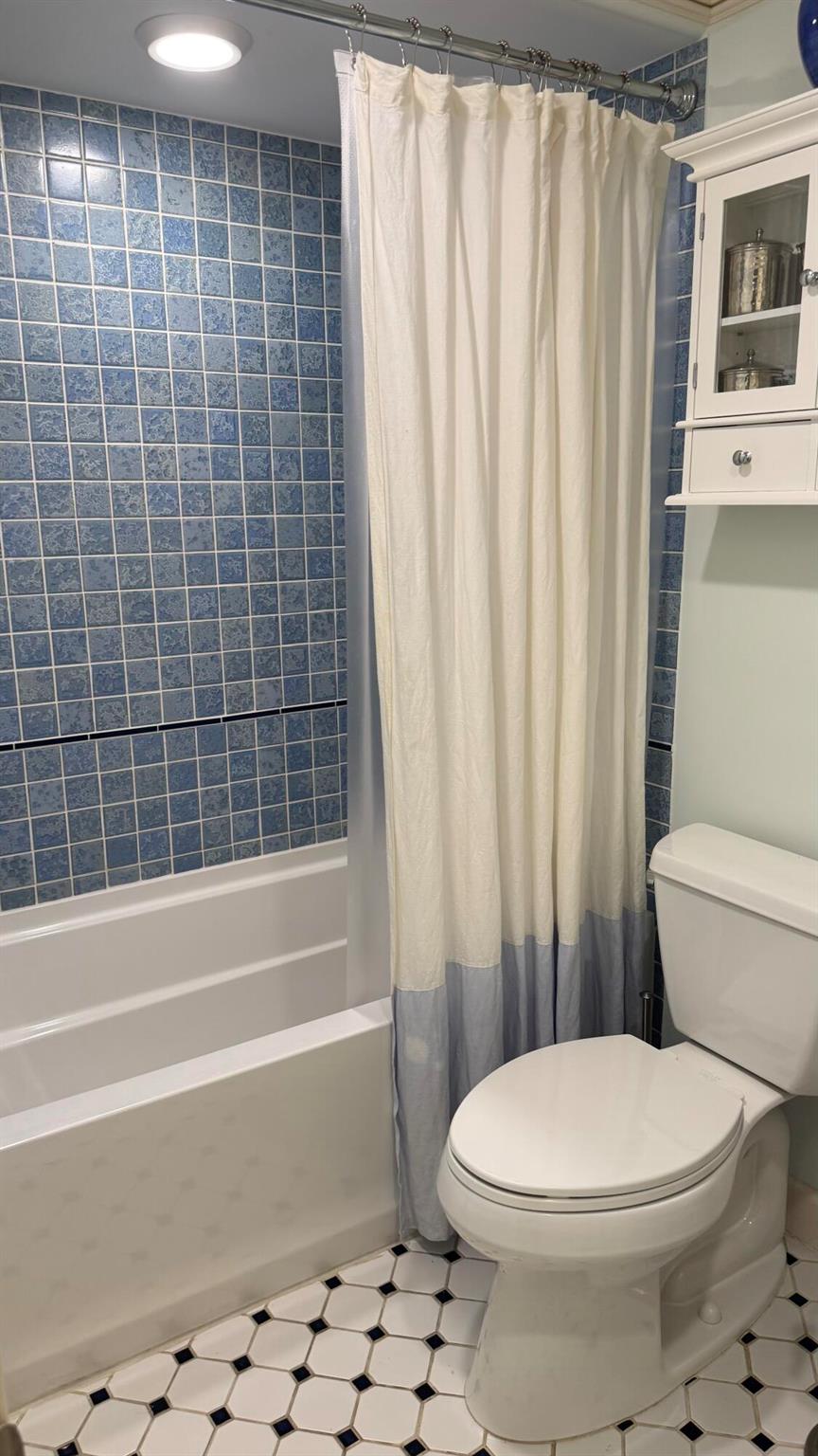 SOMERSET - Residential Lease