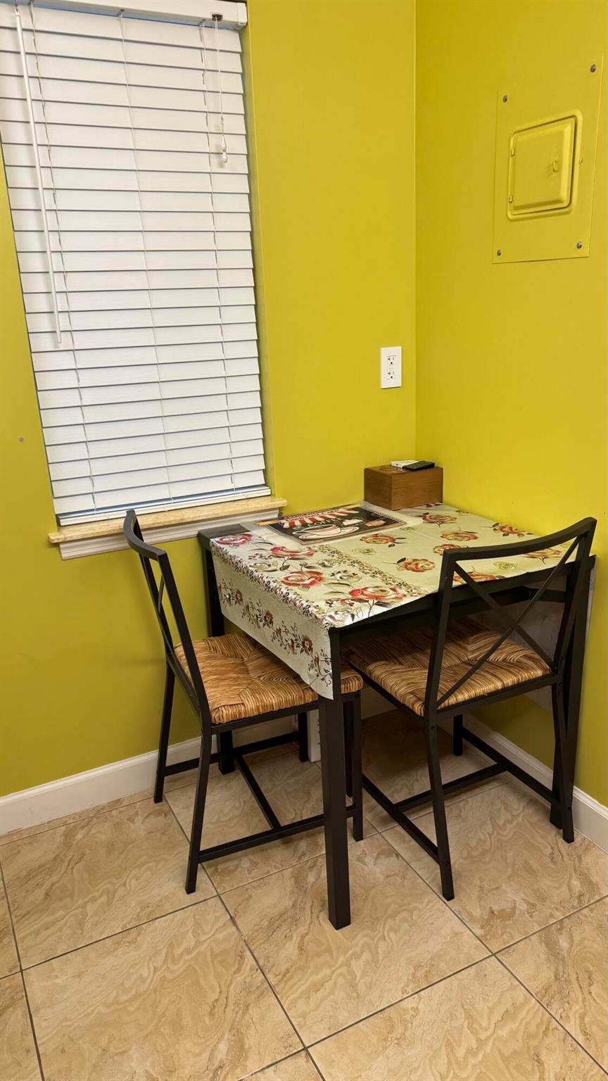 SOMERSET - Residential Lease