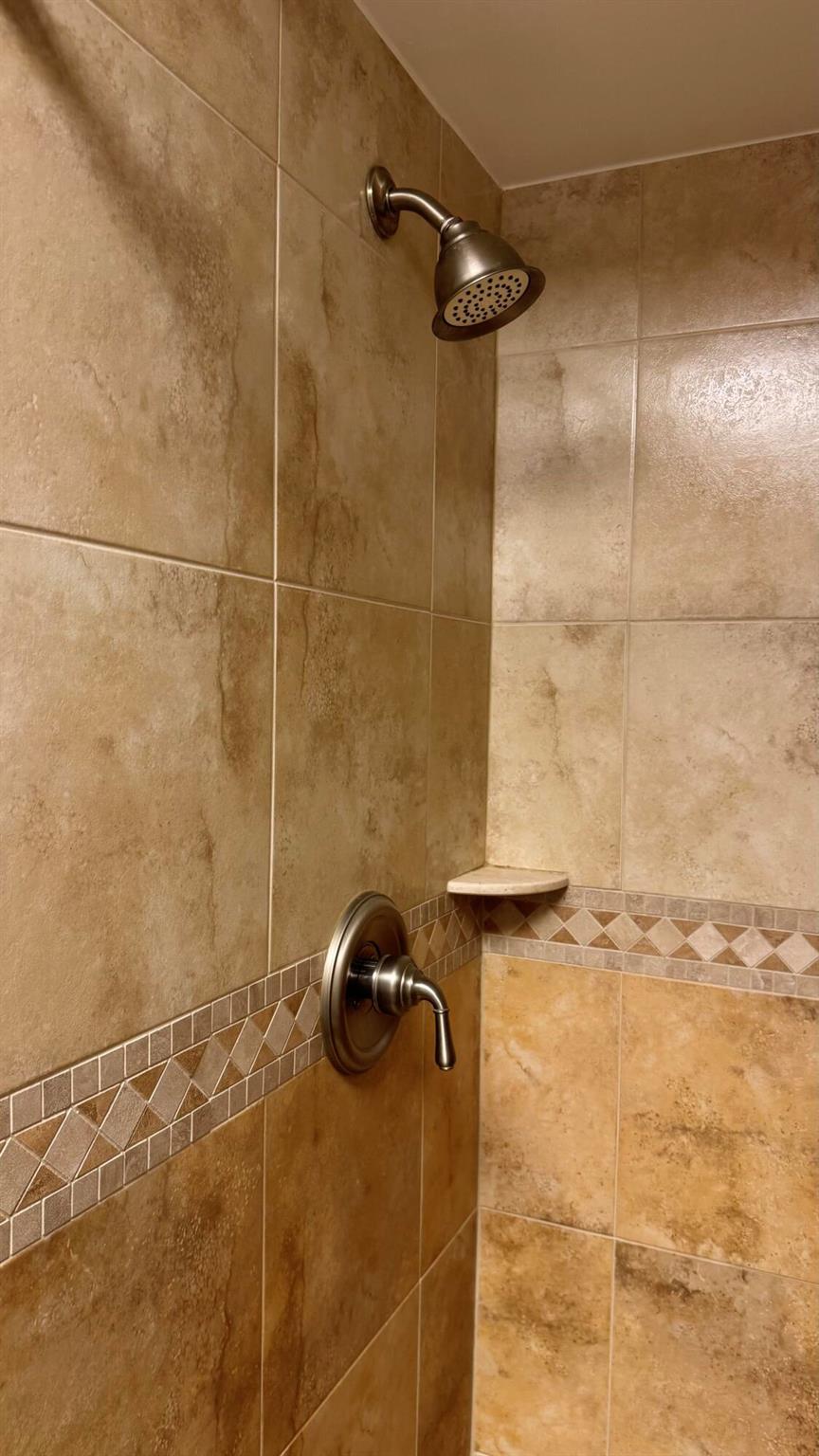 SOMERSET - Residential Lease
