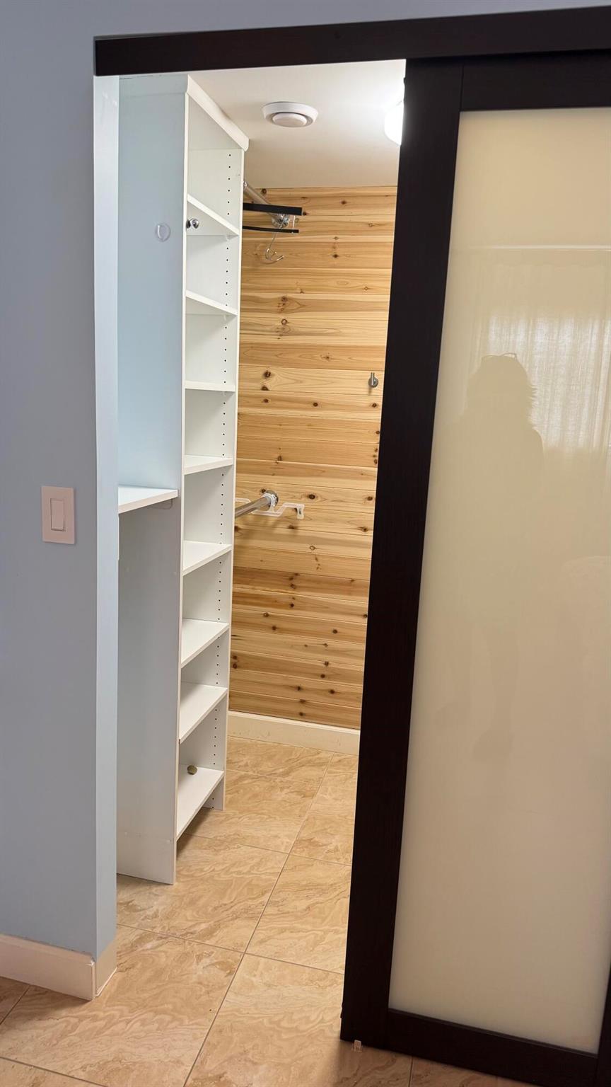 SOMERSET - Residential Lease