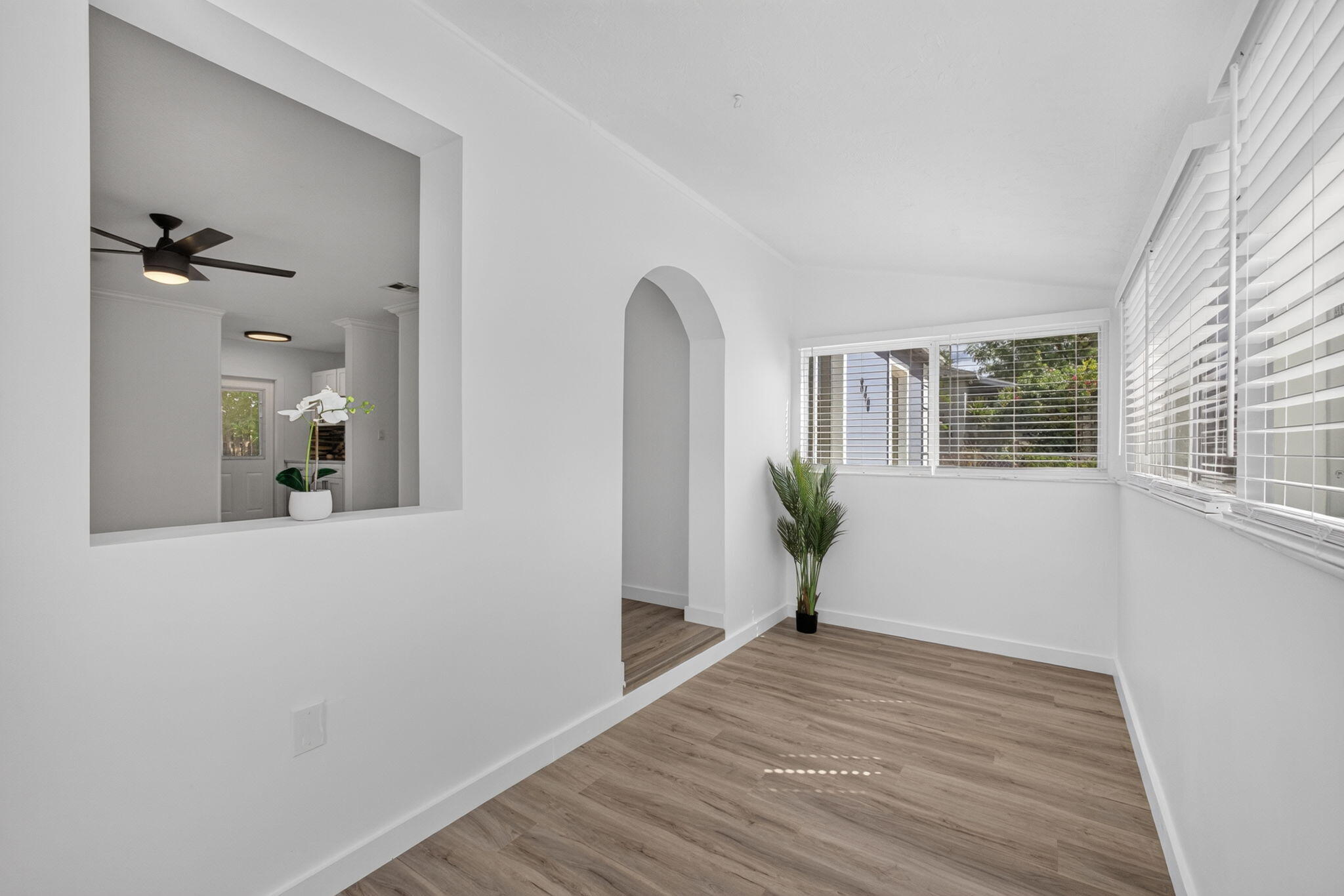 840 W 2ND Street