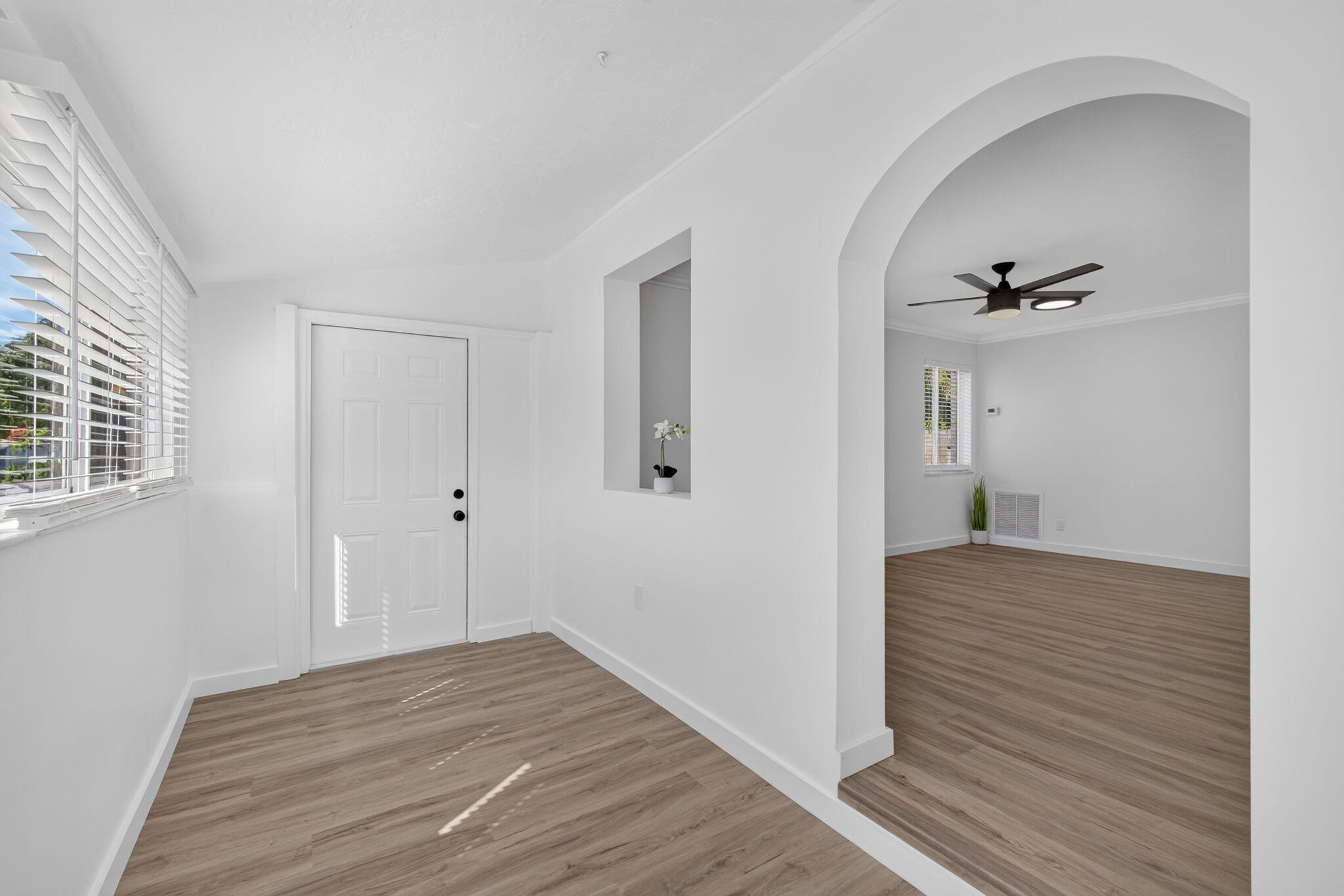 840 W 2ND Street