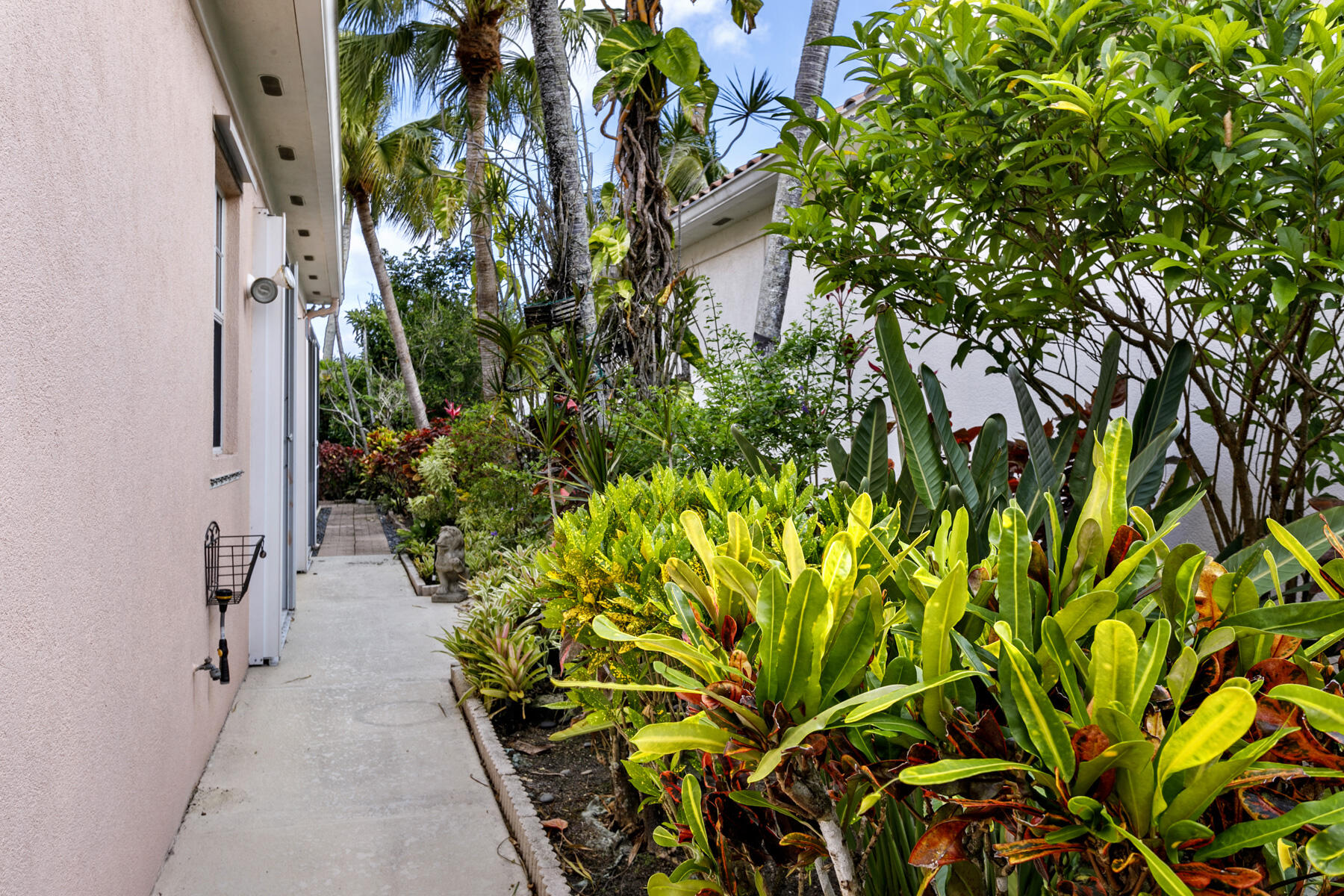 RIVERWALK 13 - Residential