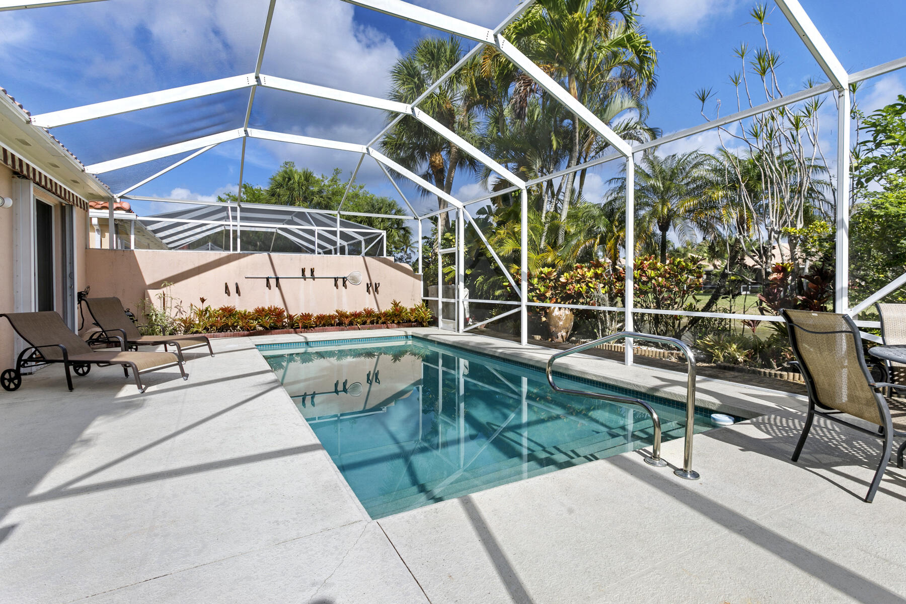 RIVERWALK 13 - Residential