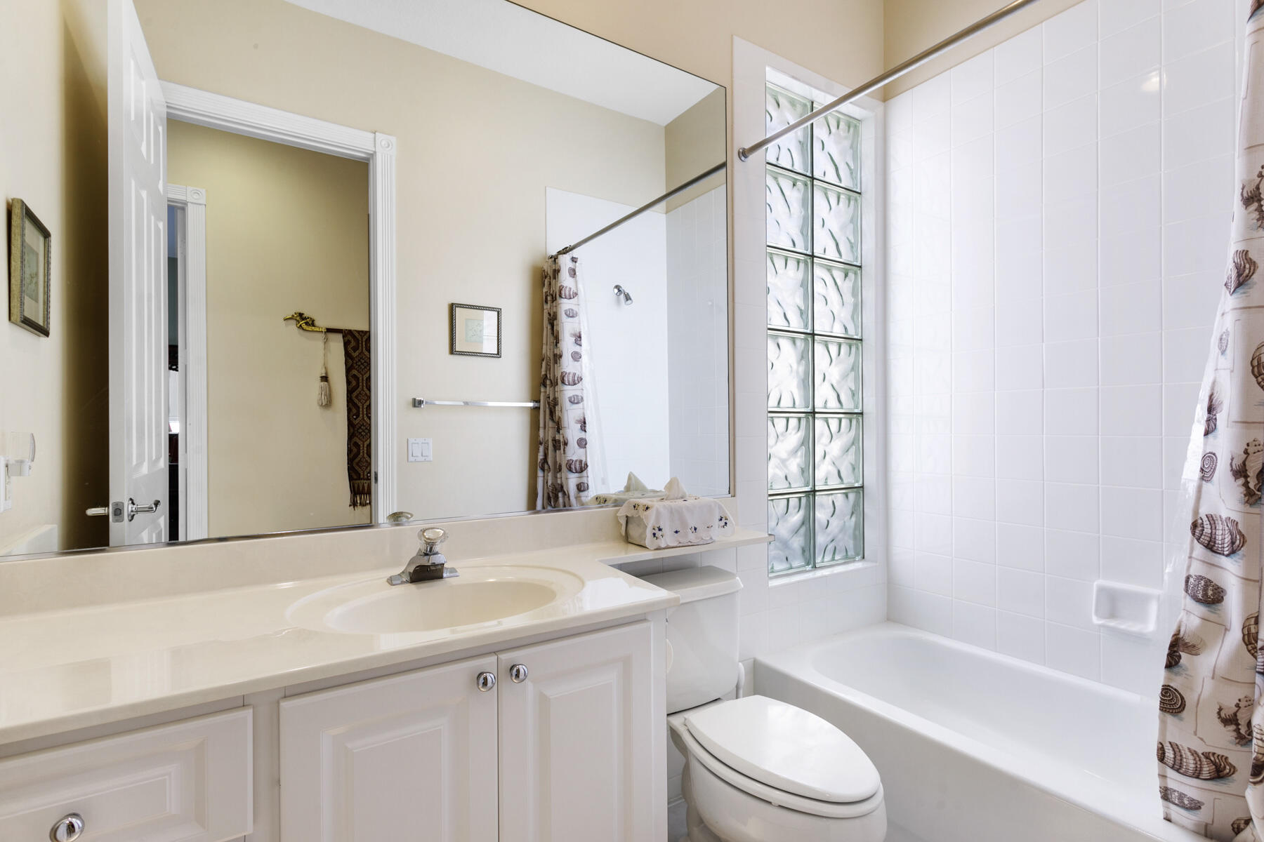 RIVERWALK 13 - Residential