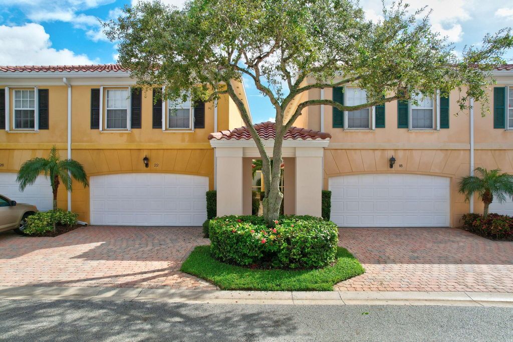 Photo of 22 Tall Oaks Circle, Tequesta, FL 33469 (MLS # R10927187)