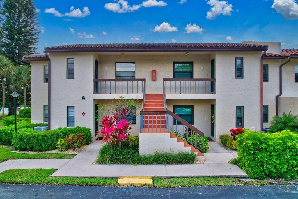 Photo of 21863 Arriba Real Real #8B, Boca Raton, FL 33433 (MLS # F10509573)