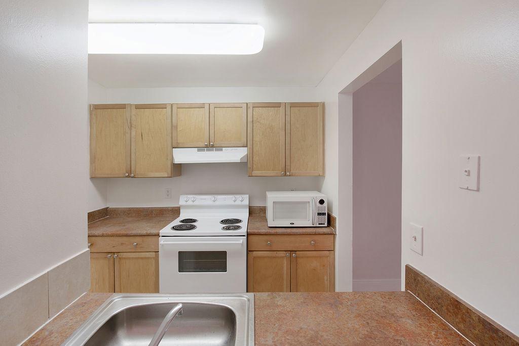 MEADOWS ON THE GREEN CONDO - Residential Lease