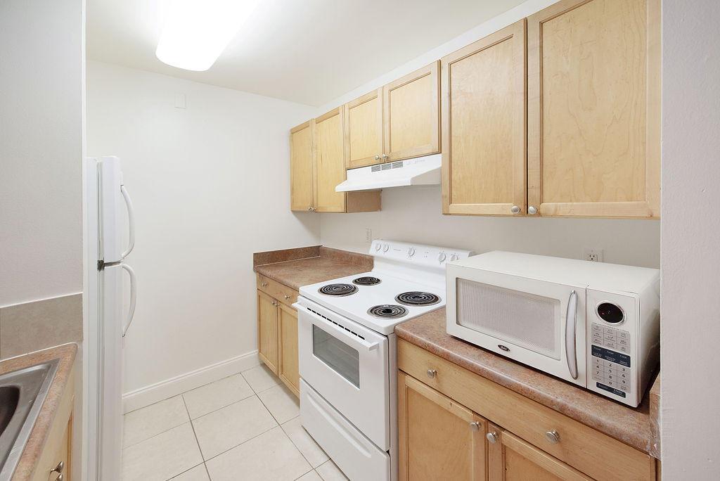 MEADOWS ON THE GREEN CONDO - Residential Lease