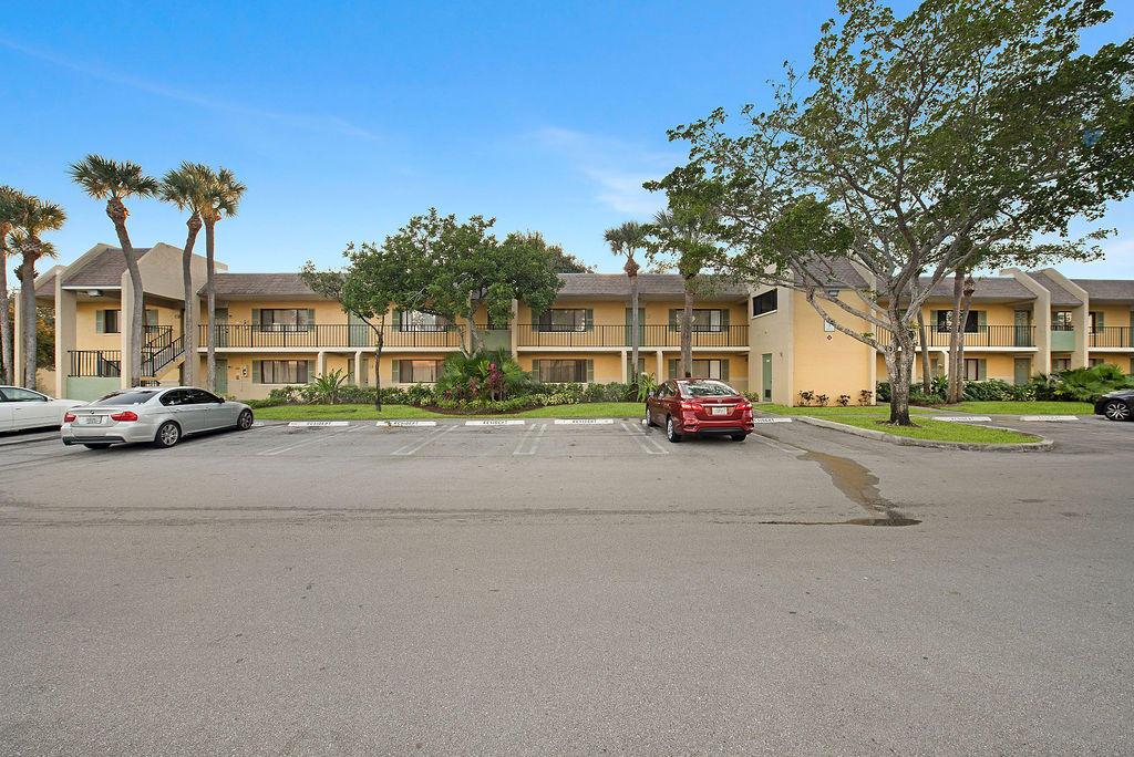 MEADOWS ON THE GREEN CONDO - Residential Lease