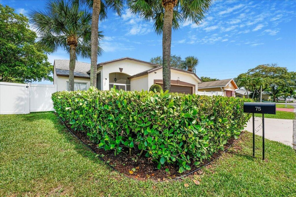 Photo of 75 Paxford Lane, Boynton Beach, FL 33426 (MLS # R11091809)