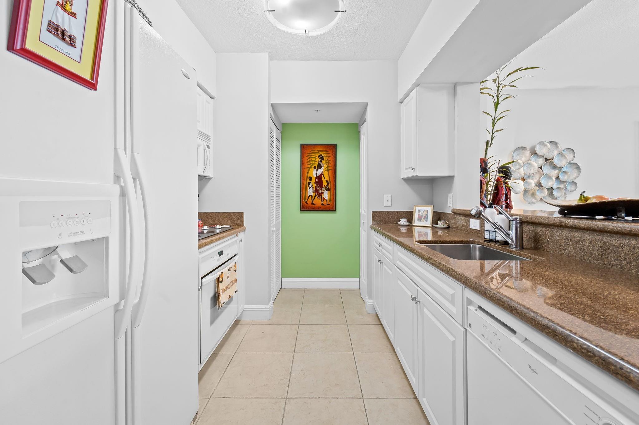 347 N New River Dr E 2106