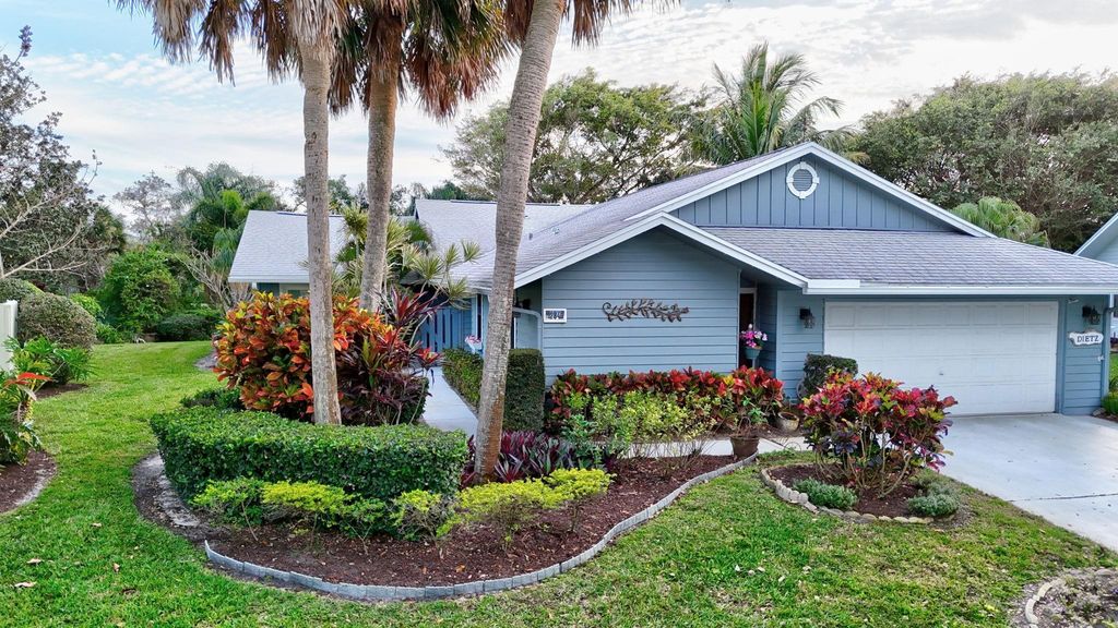 Photo of 12840 SE Laurel Valley Lane, Hobe Sound, FL 33455 (MLS # F10427752)