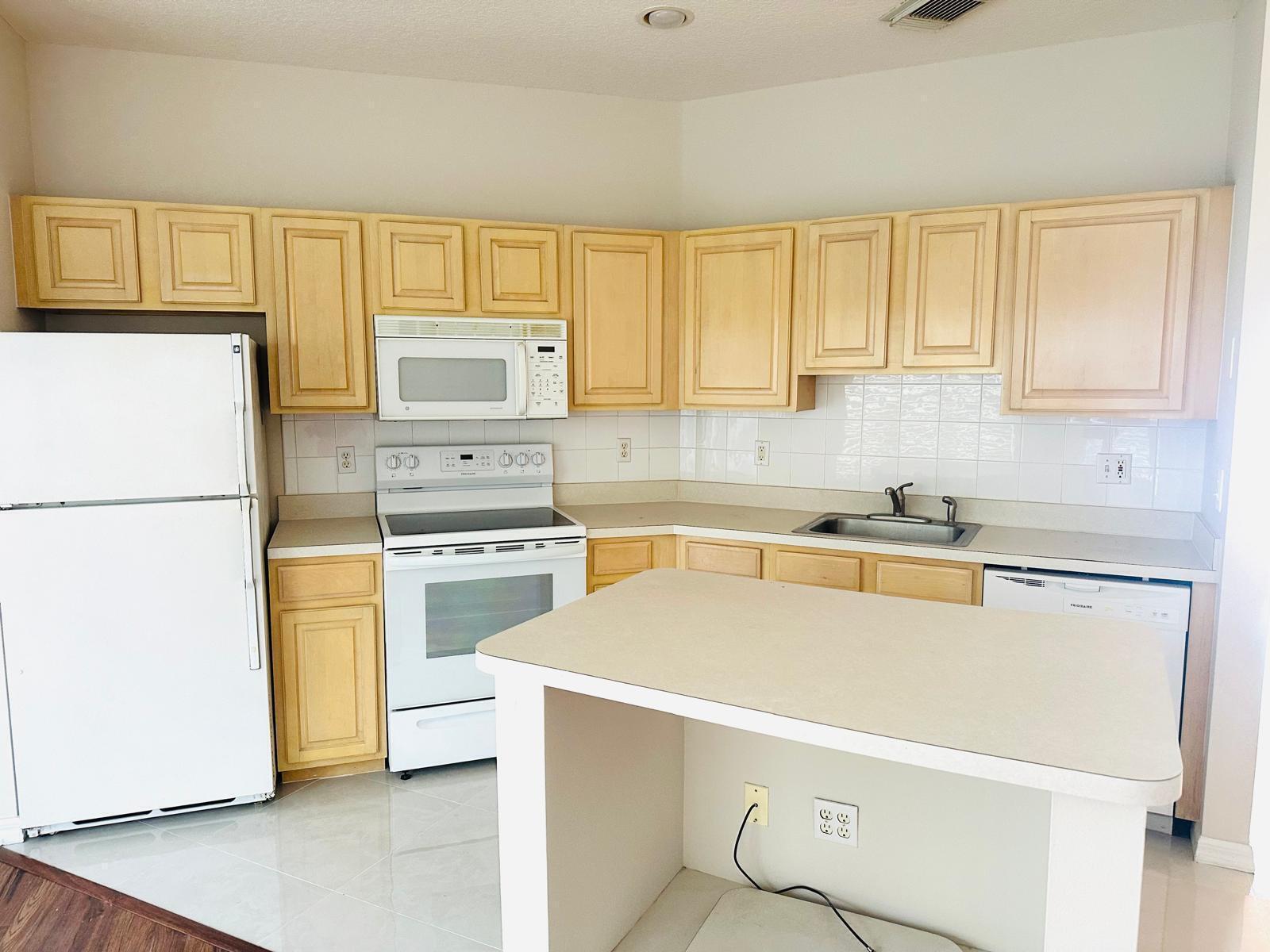 GOLF VILLAS II CONDOMINIUM - Residential Lease