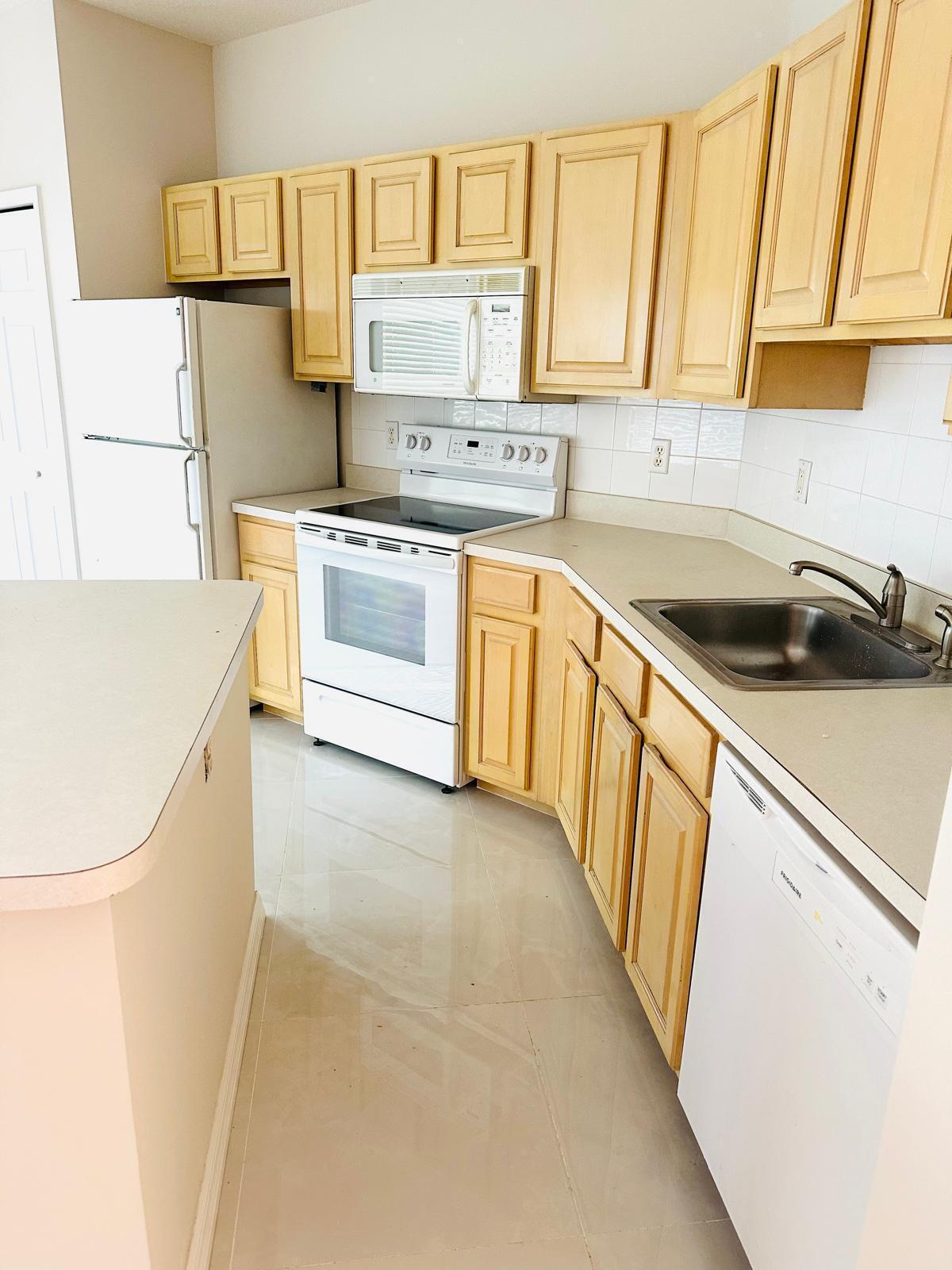 GOLF VILLAS II CONDOMINIUM - Residential Lease