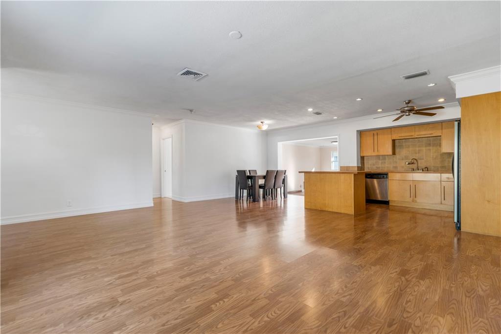 Floresta Estates 44-28 B - Residential