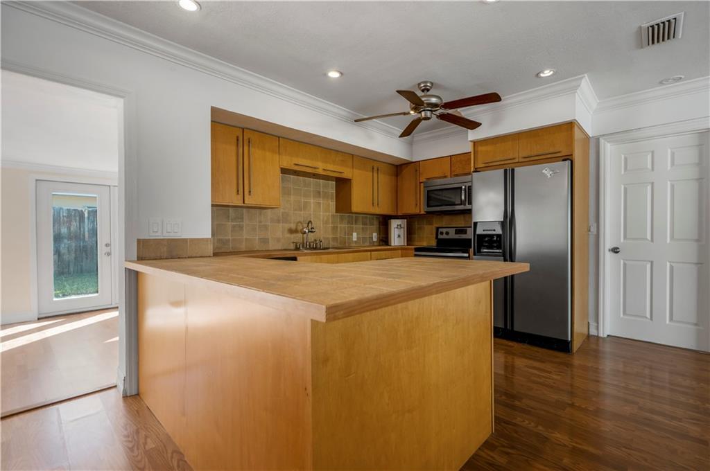 Floresta Estates 44-28 B - Residential