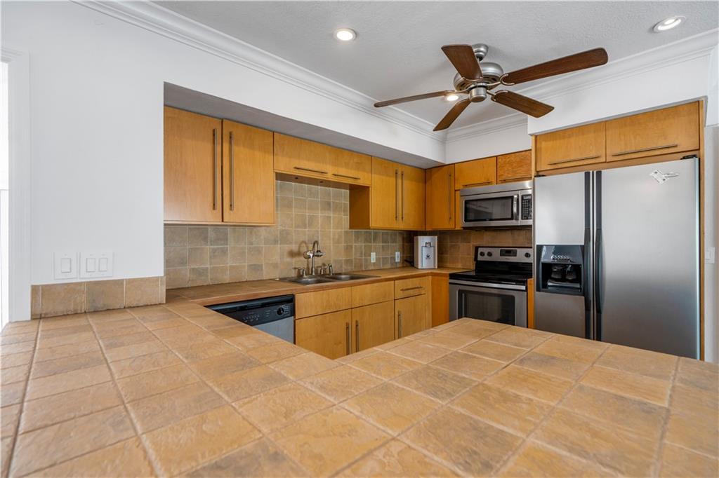 Floresta Estates 44-28 B - Residential