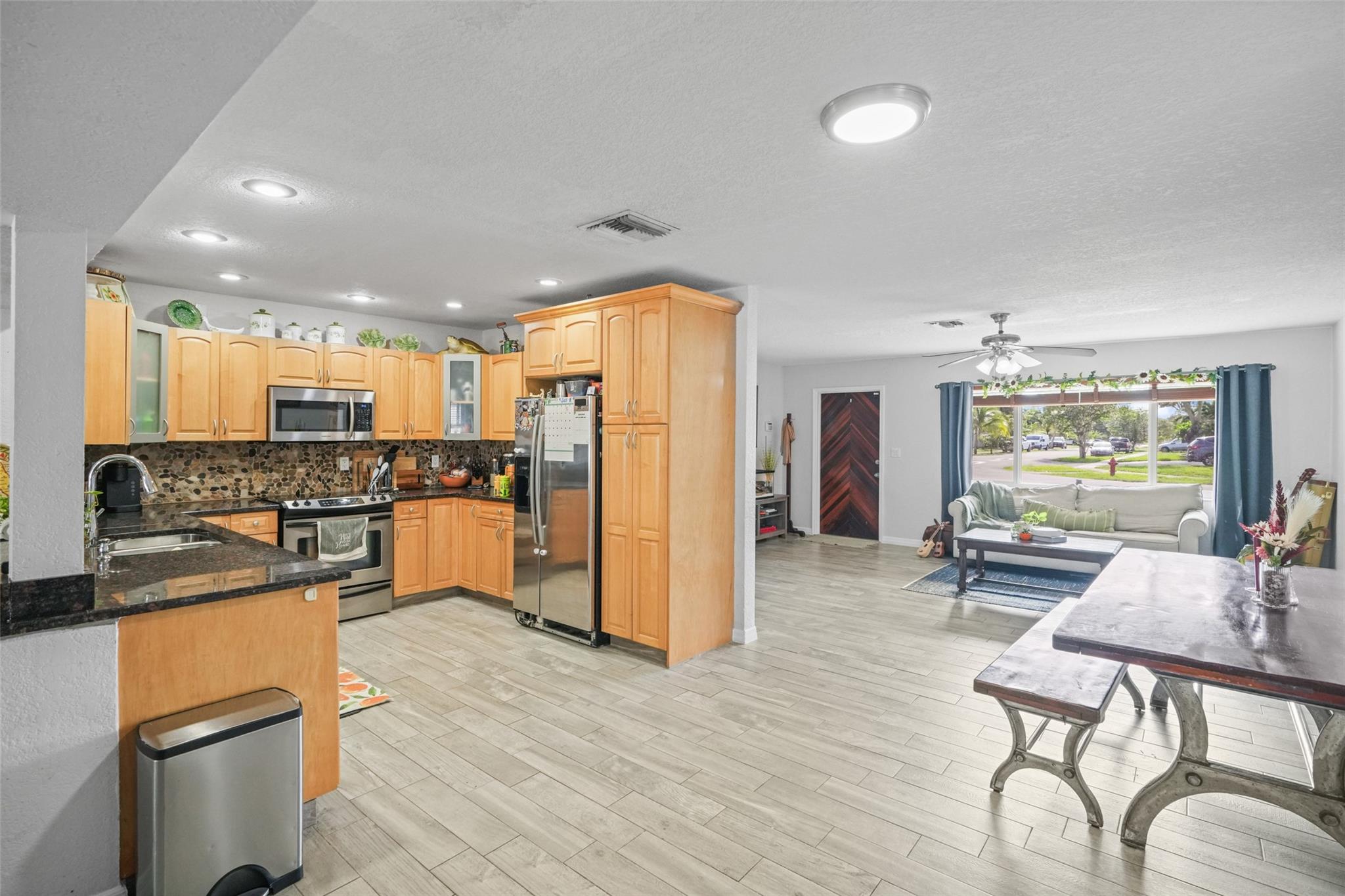 2251 SW 33rd Ave