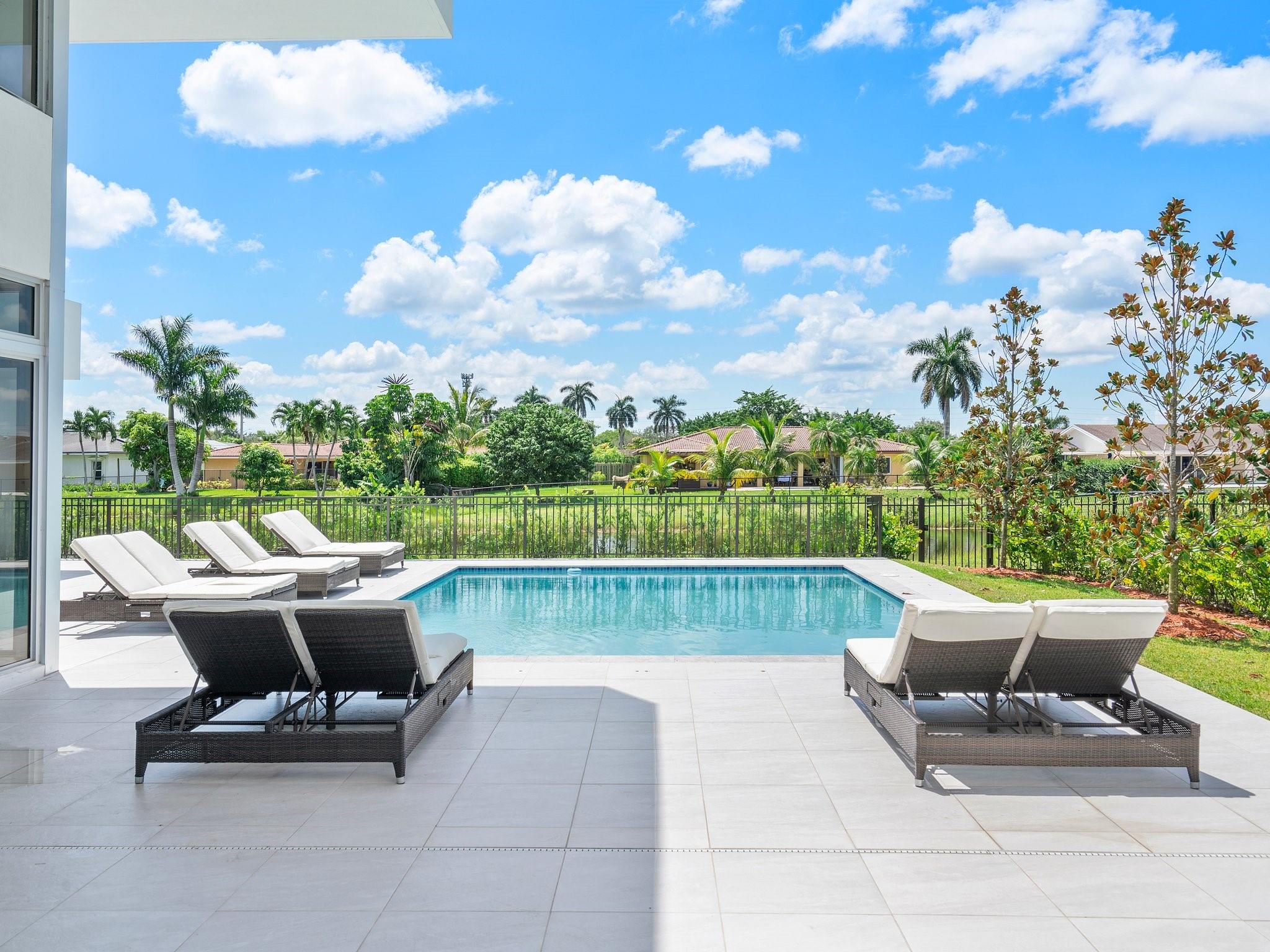 BOTANIKO WESTON - Residential