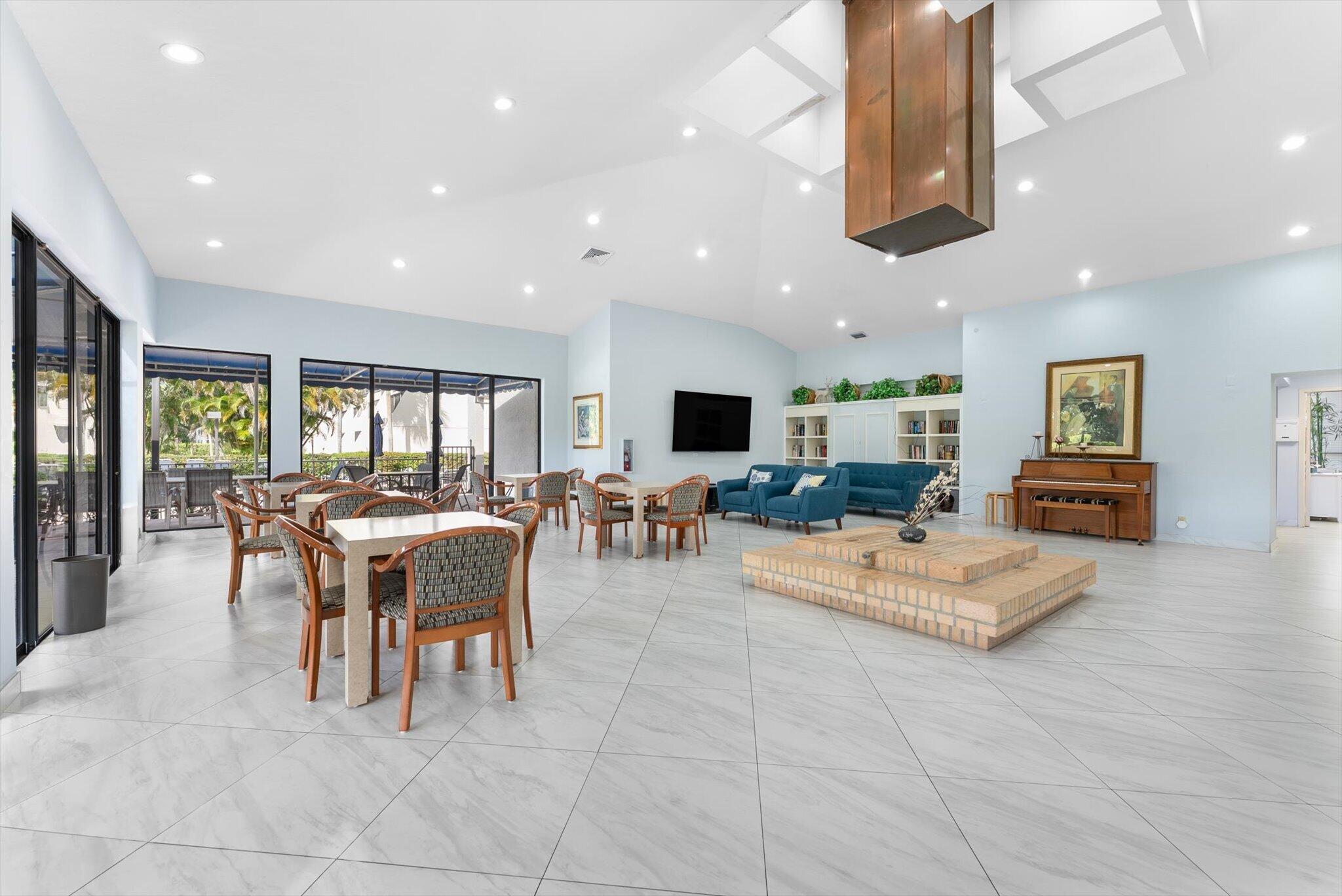 GLENS CONDO - Residential