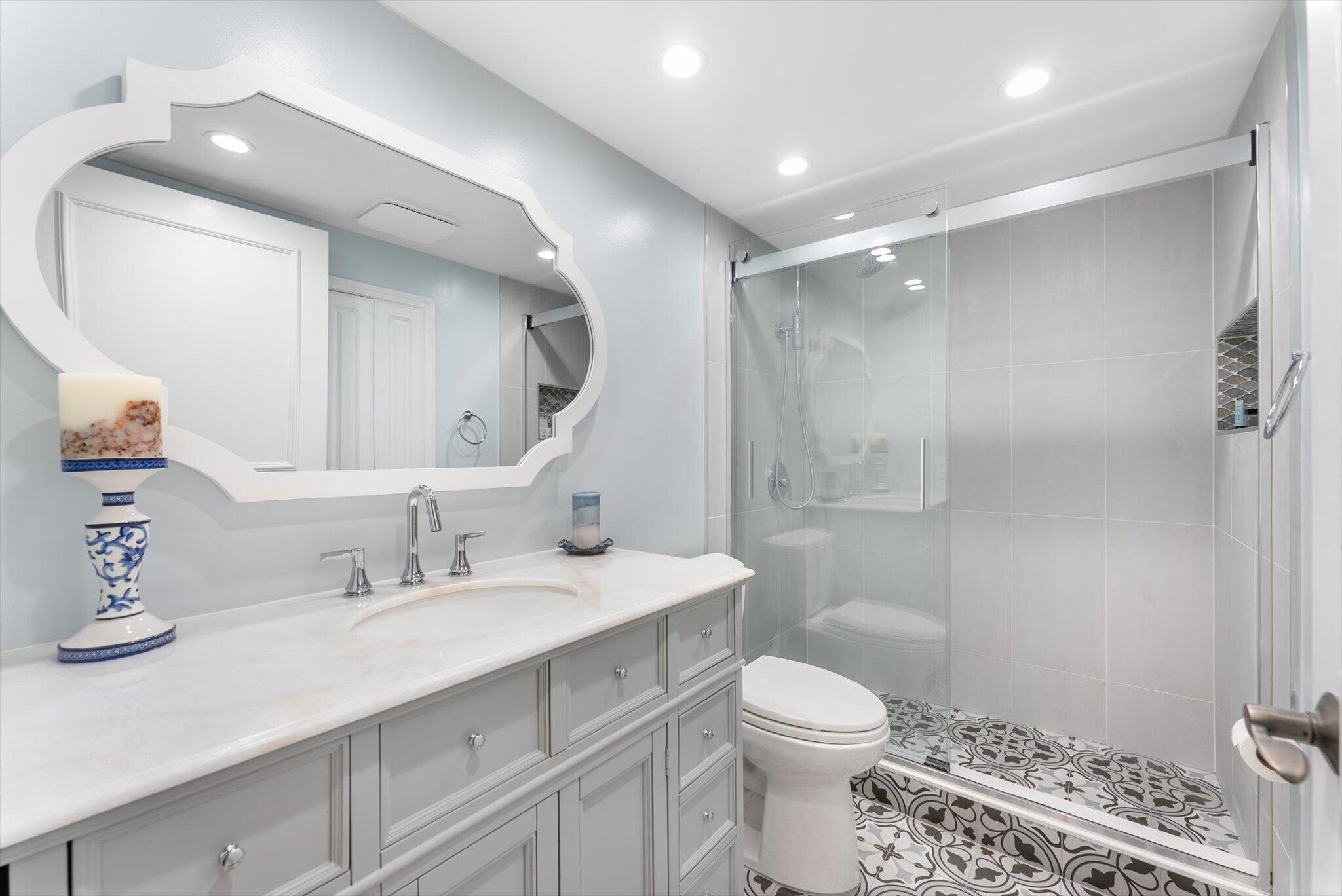 GLENS CONDO - Residential