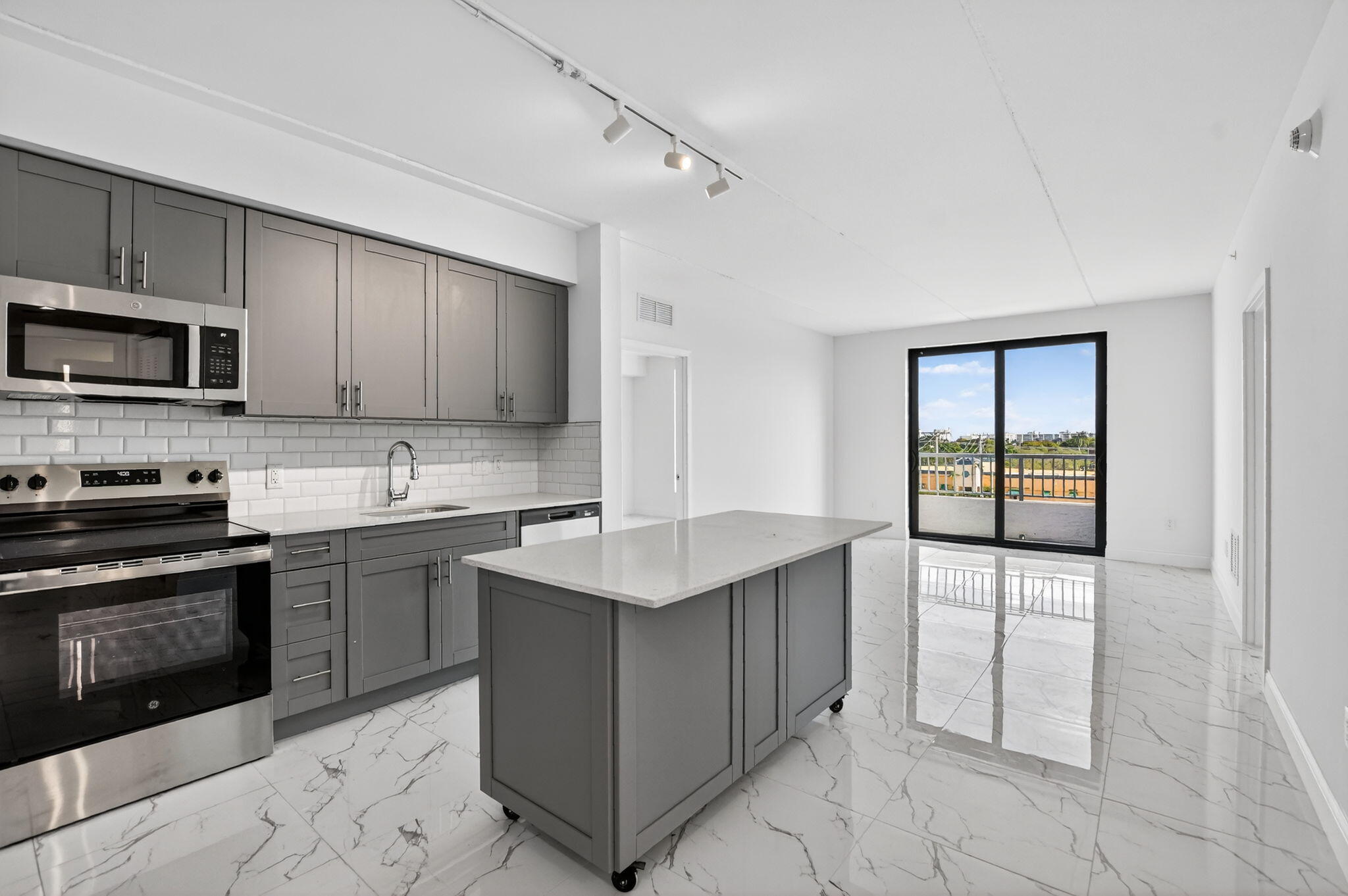 BOCA VILLA APTS - Residential Lease