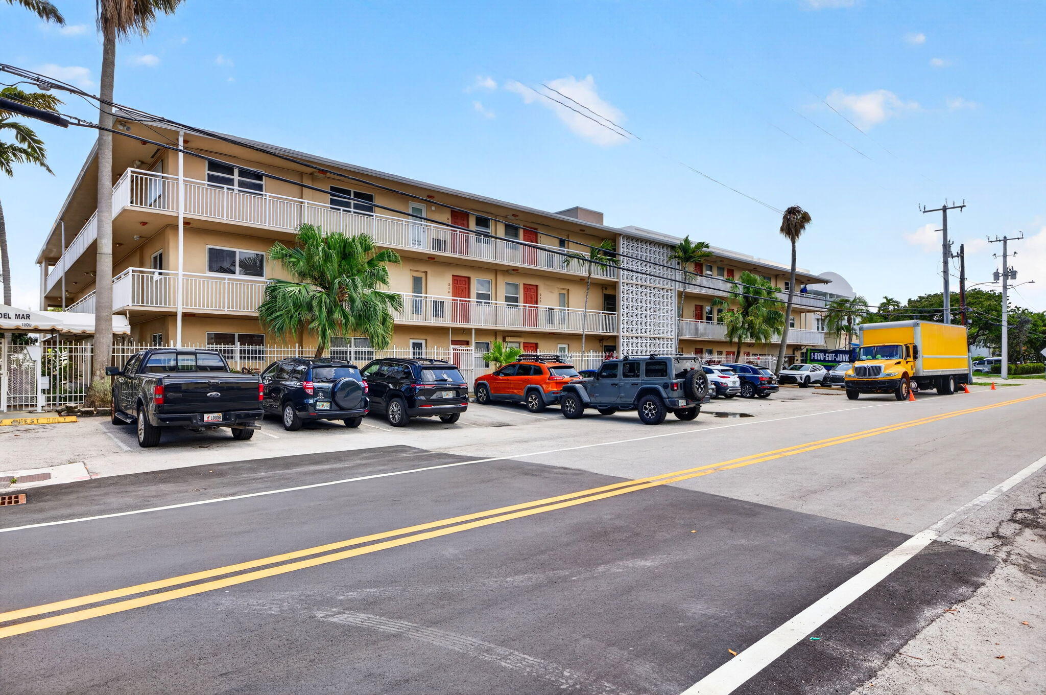 View photos, virtual tours, details... 1500 SE 15th Street 315