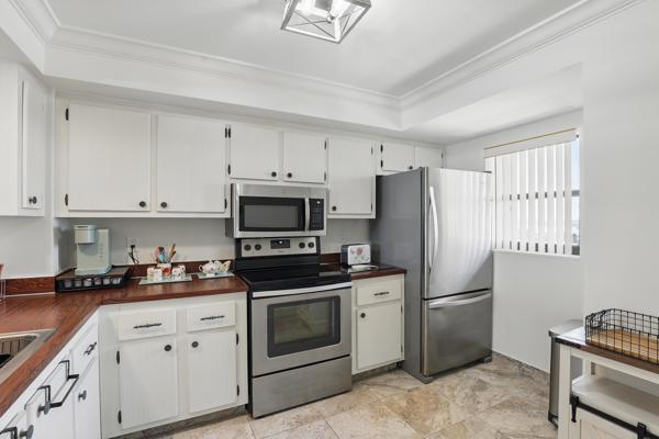 3200 N HIGHWAY A1A 1208