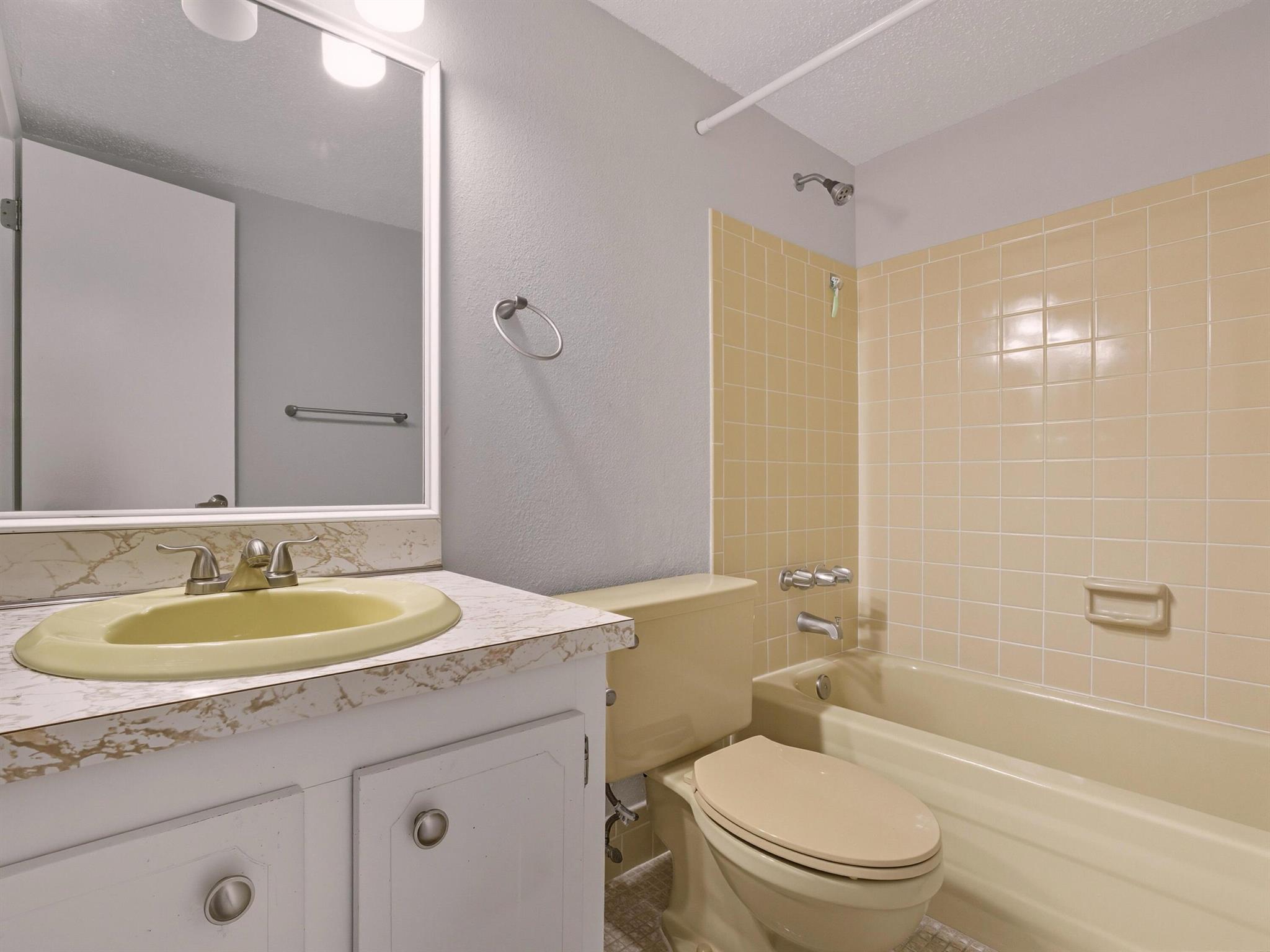 ORIOLE GARDENS TWO 67 CON - Residential
