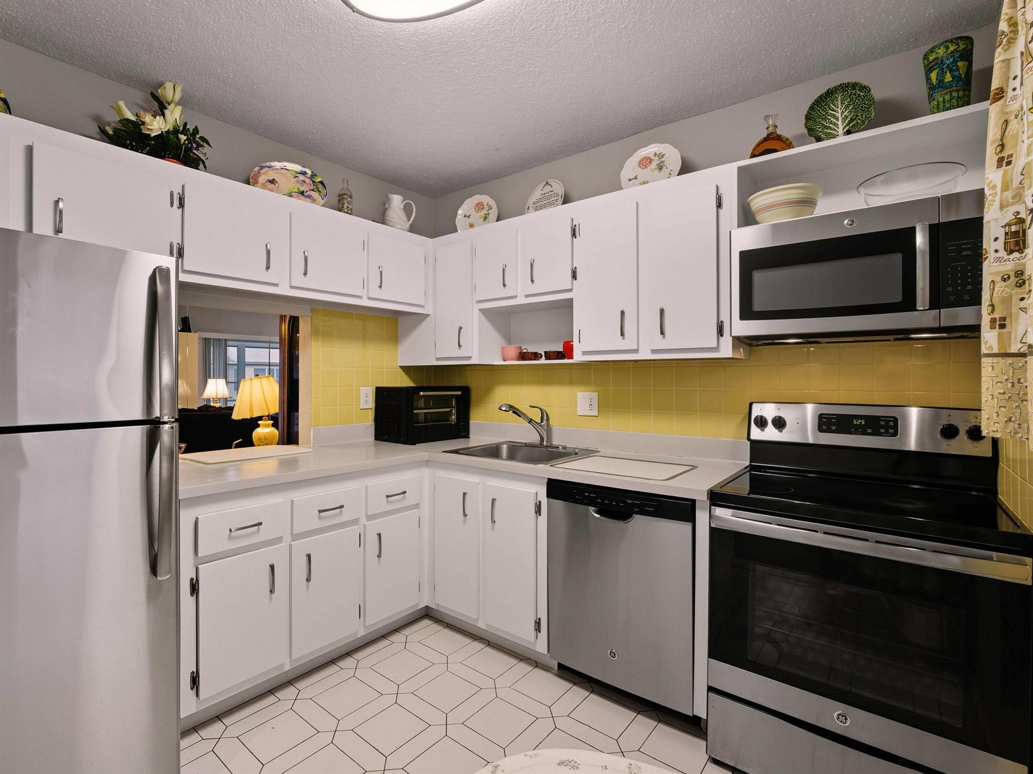 ORIOLE GARDENS TWO 67 CON - Residential