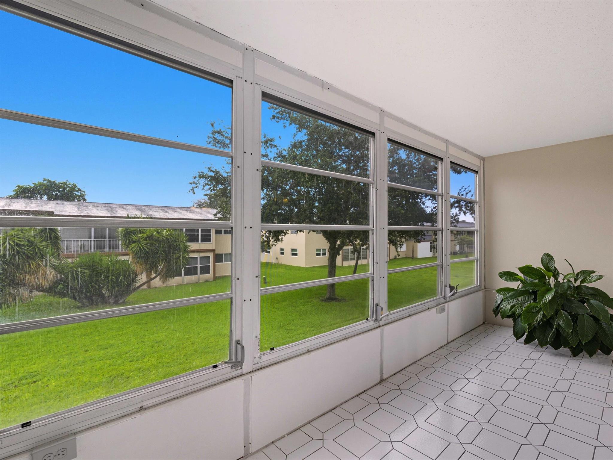ORIOLE GARDENS TWO 67 CON - Residential