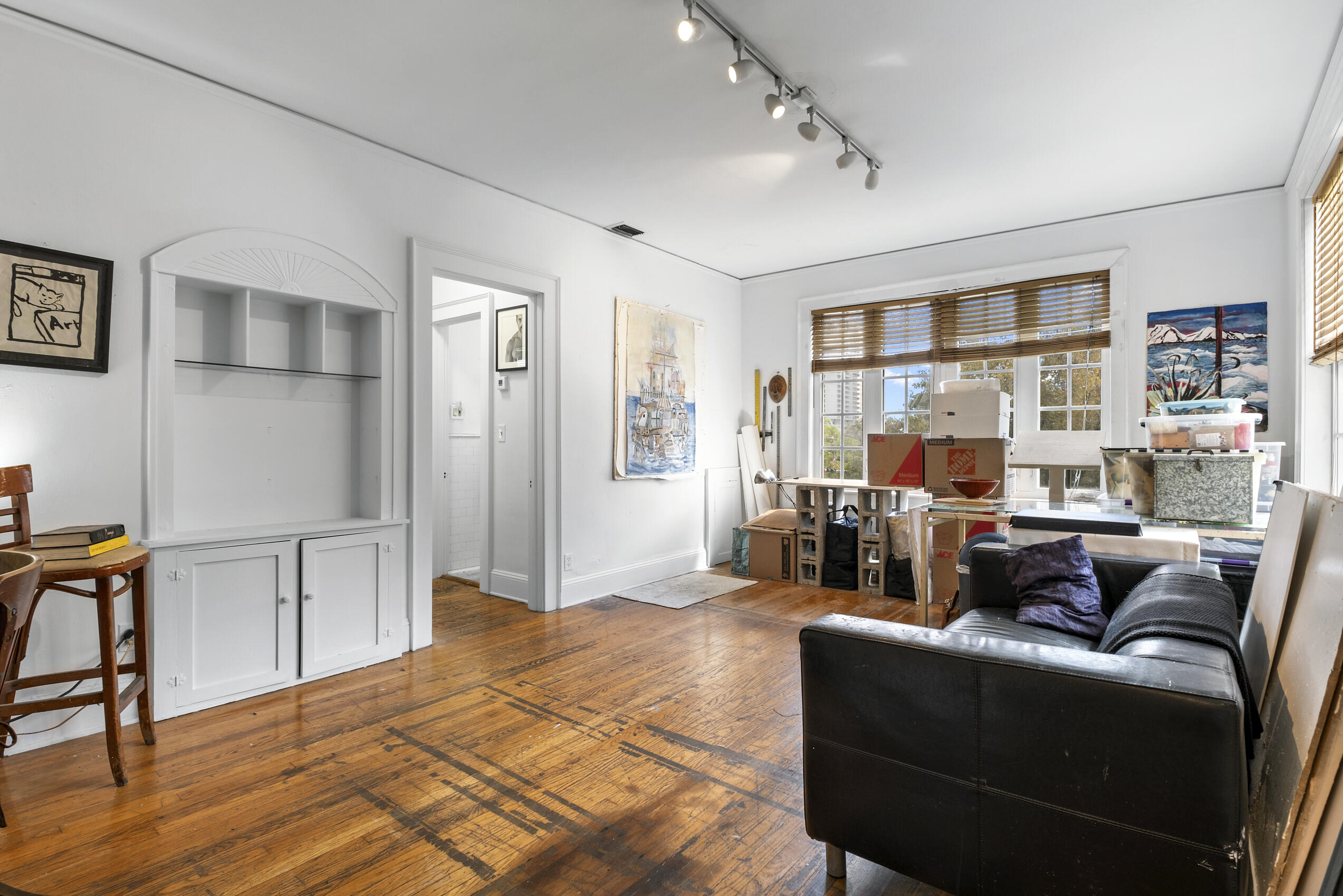 BEVERLY TERRACE MANOR CONDO - Residential