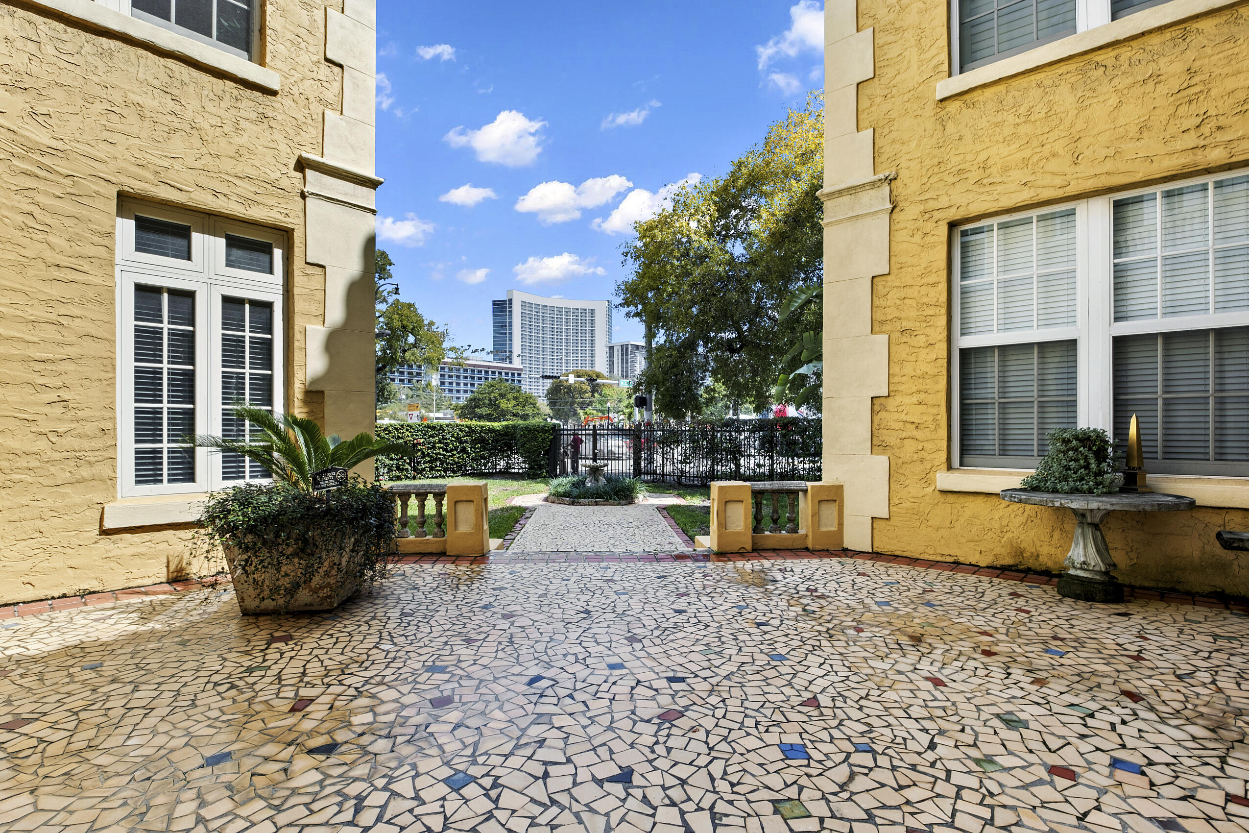 BEVERLY TERRACE MANOR CONDO - Residential