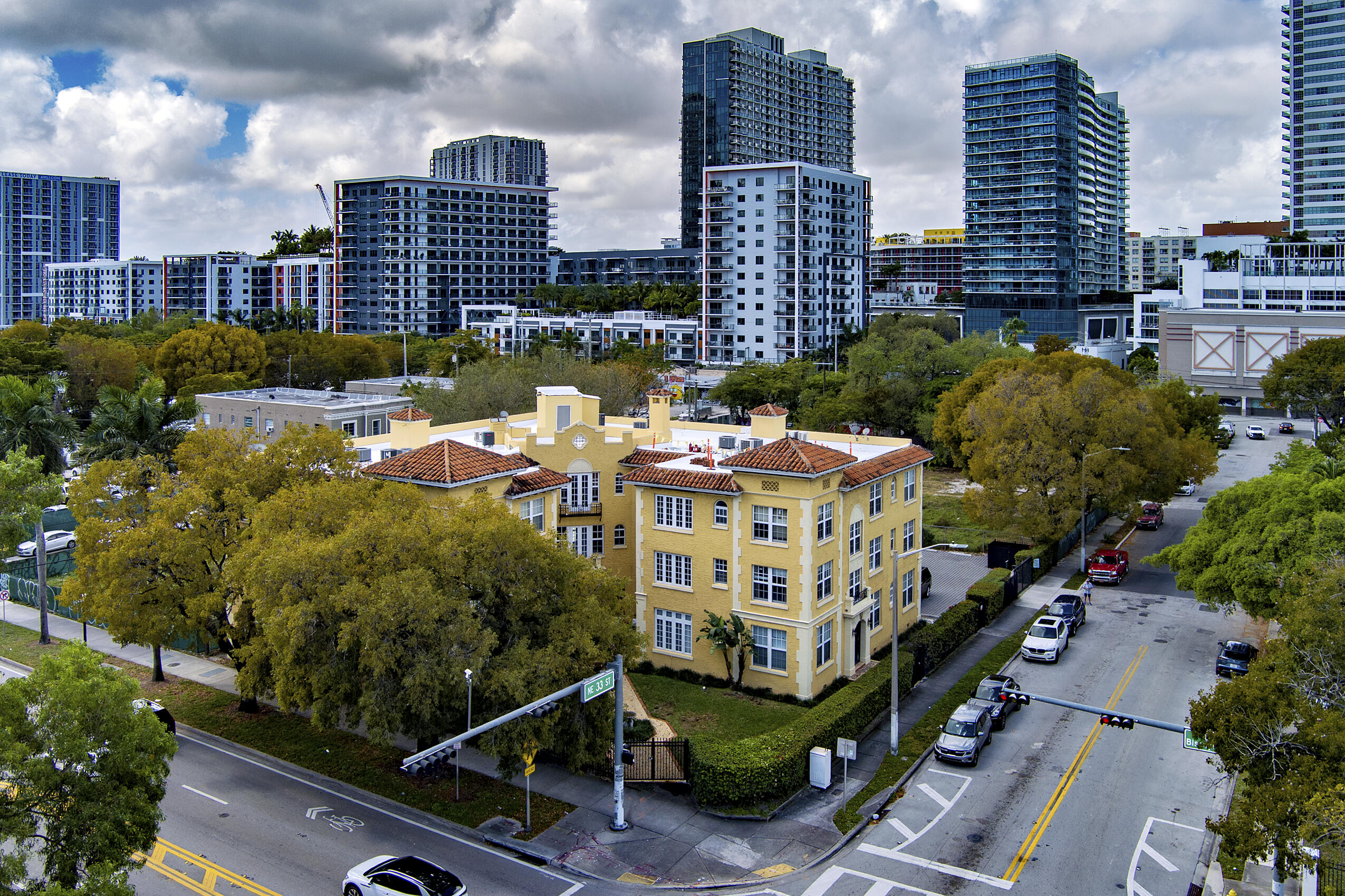 BEVERLY TERRACE MANOR CONDO - Residential