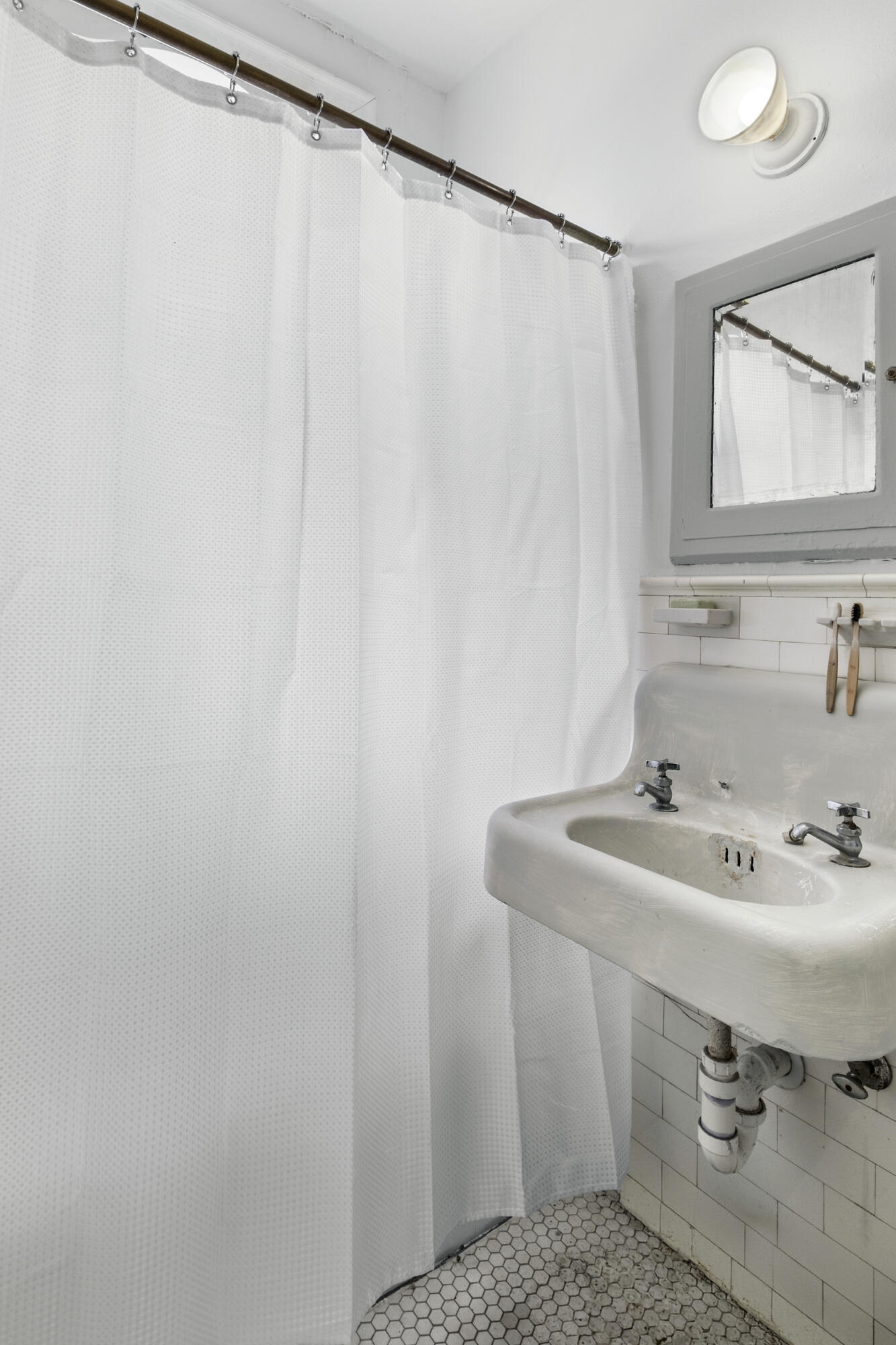 BEVERLY TERRACE MANOR CONDO - Residential